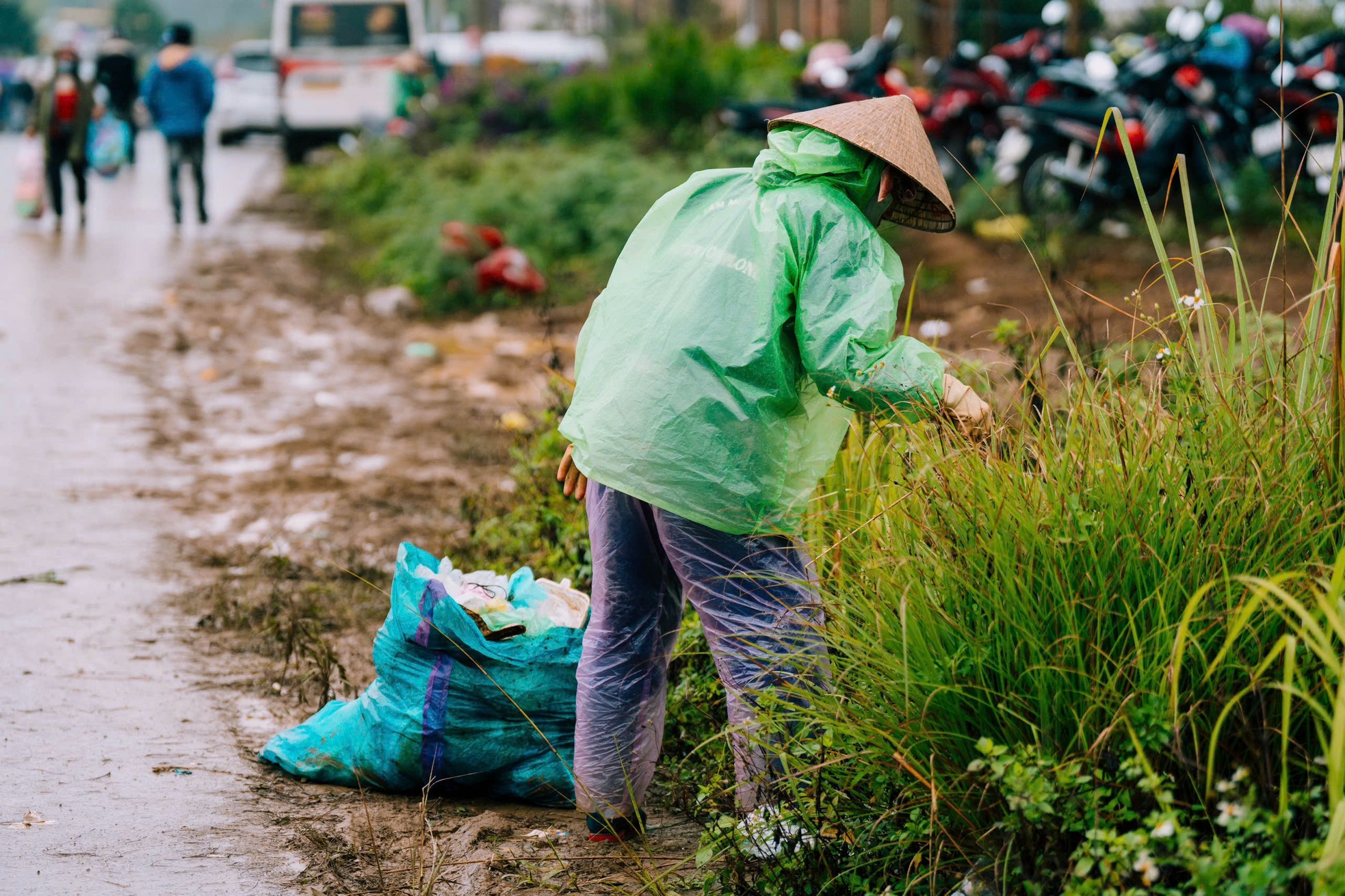 Hàng nghìn người đến dự lễ hội Đức Mẹ Măng Đen ảnh 13