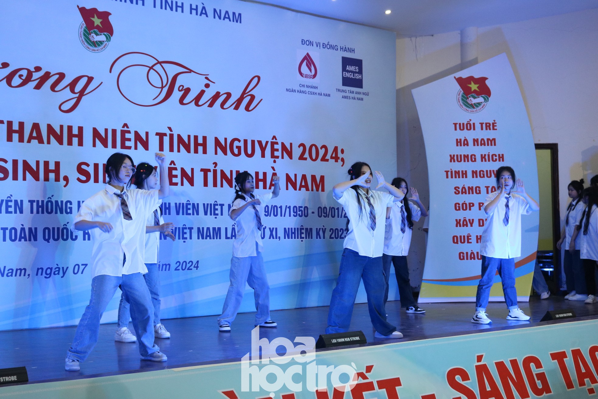 Hà Nam: Teen tranh tài, khoe vũ đạo đã mắt khởi động Năm Thanh niên tình nguyện 2024 ảnh 8