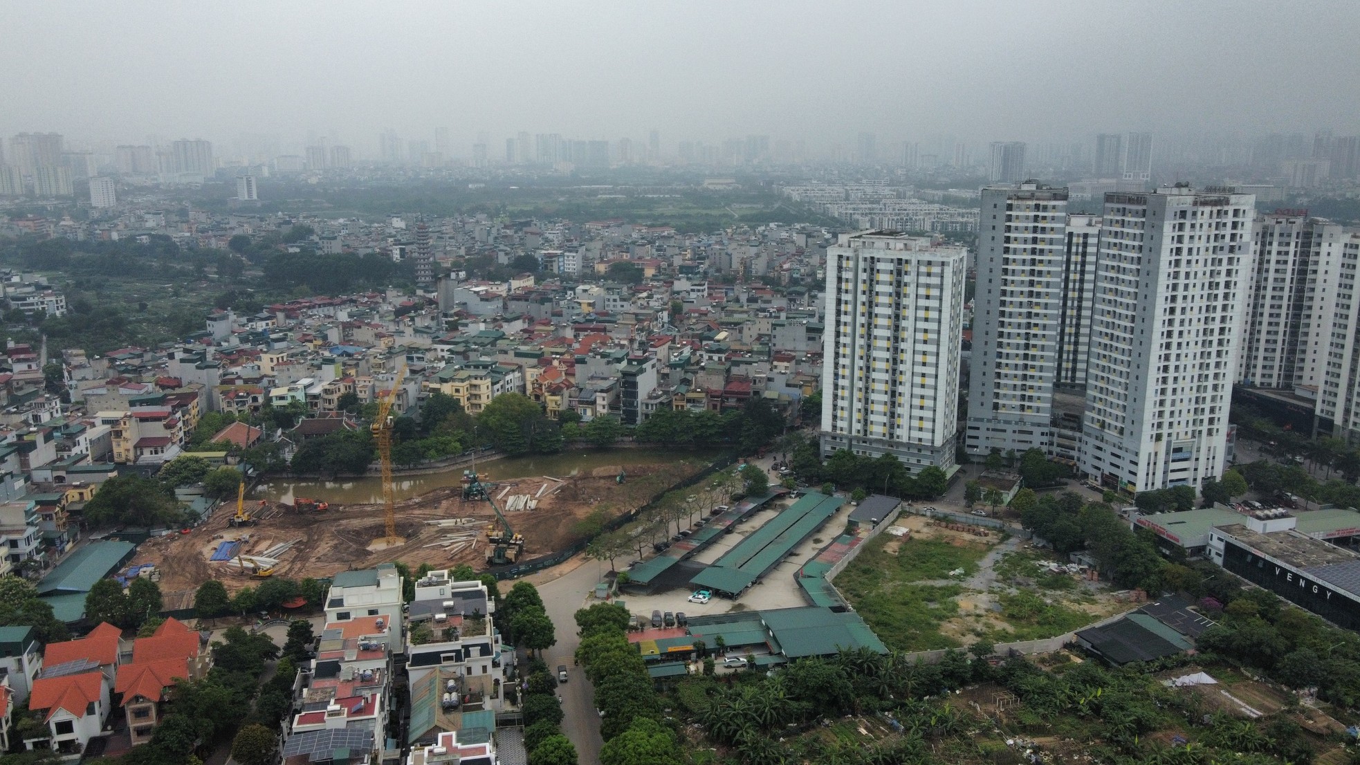 Khu đất 'mọc' bãi xe lậu nơi phường đông dân nhất Hà Nội chuẩn bị xây trường học ảnh 6
