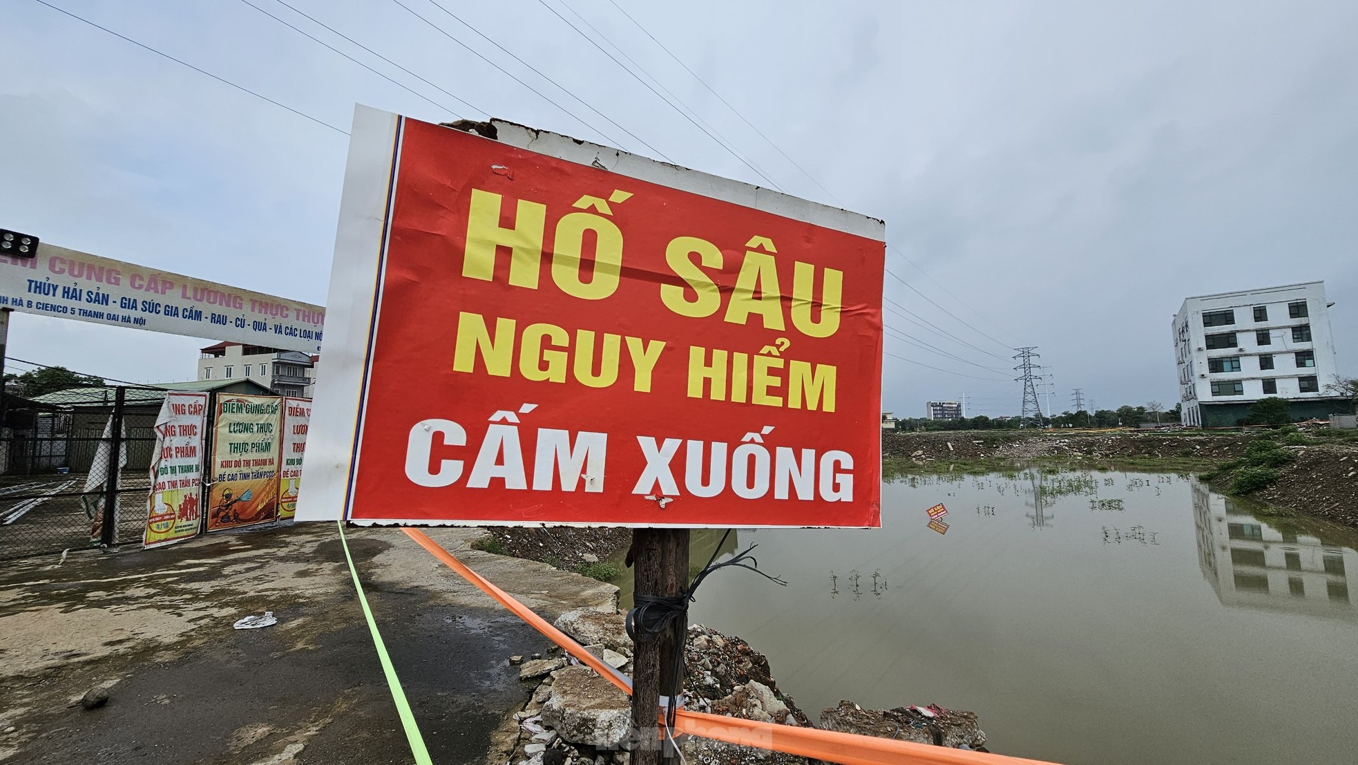 Sau bán đất sai quy hoạch, KĐT Thanh Hà lại múc đất, làm hồ trên khu quy hoạch cây xanh ảnh 3