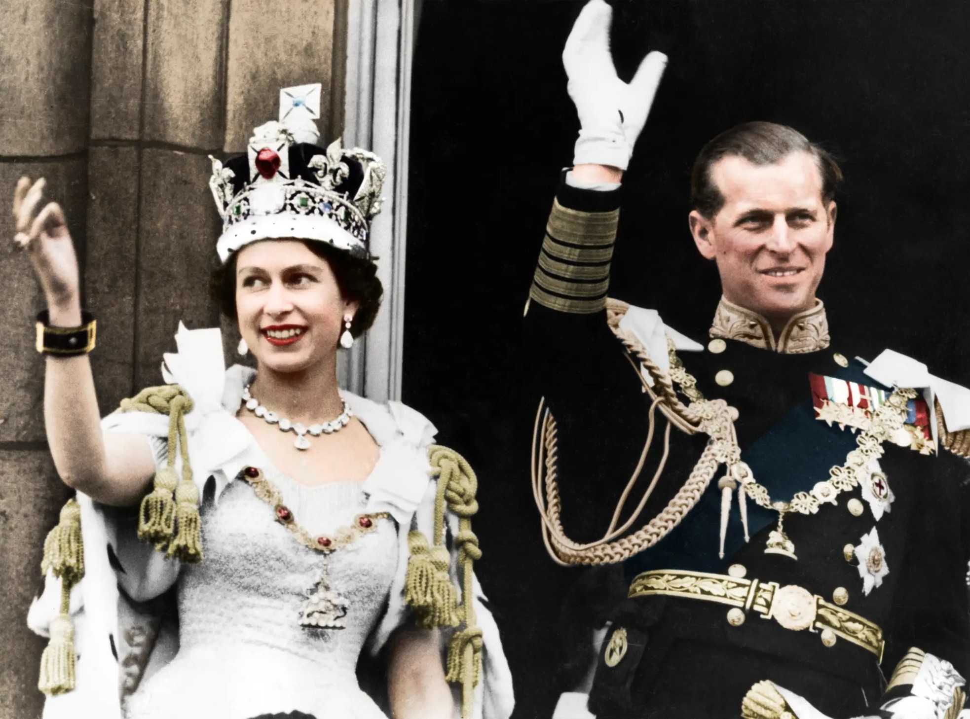 The secret behind Queen Elizabeth's coronation dress photo 4