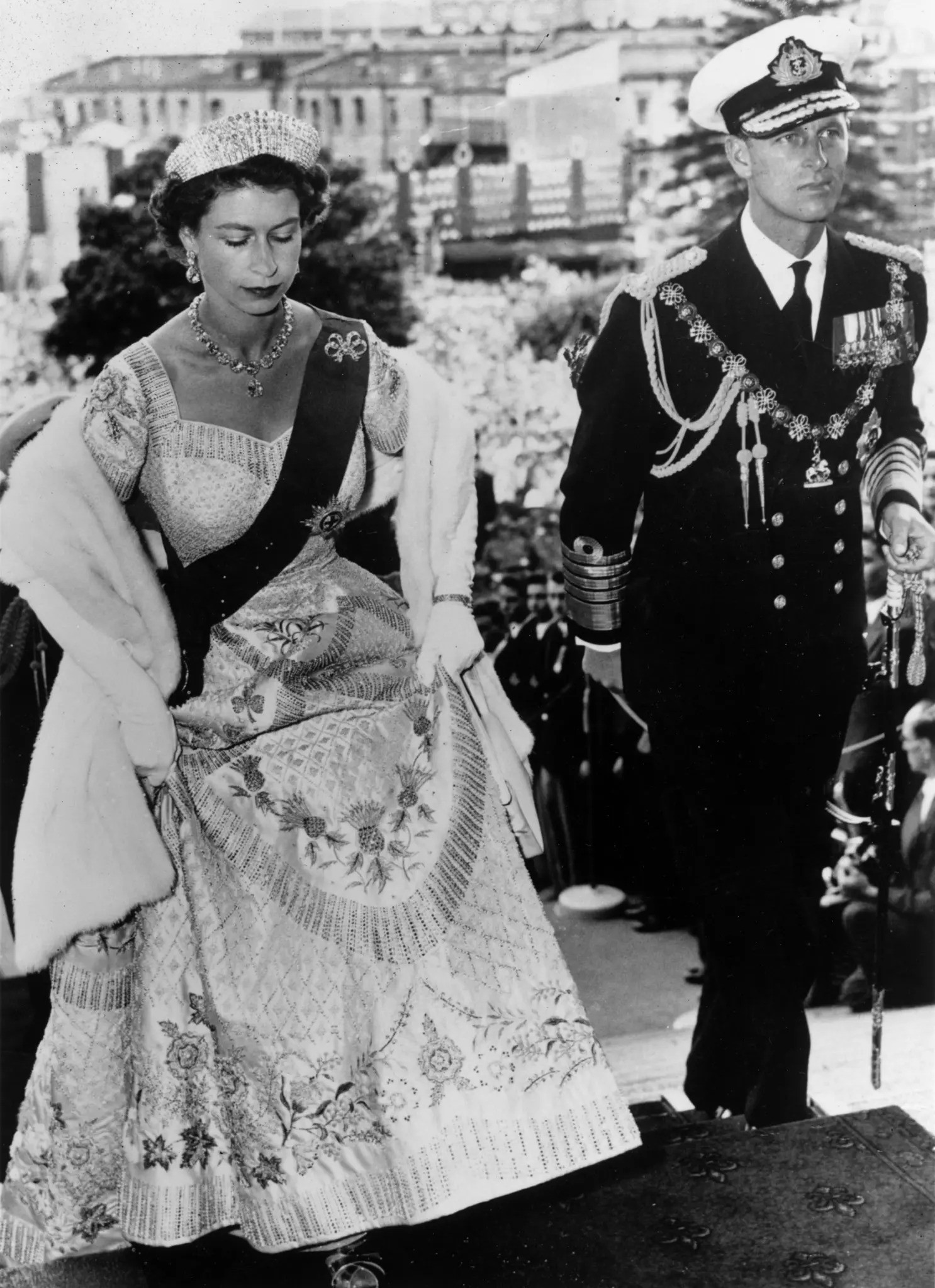 The secret behind Queen Elizabeth's coronation dress photo 5