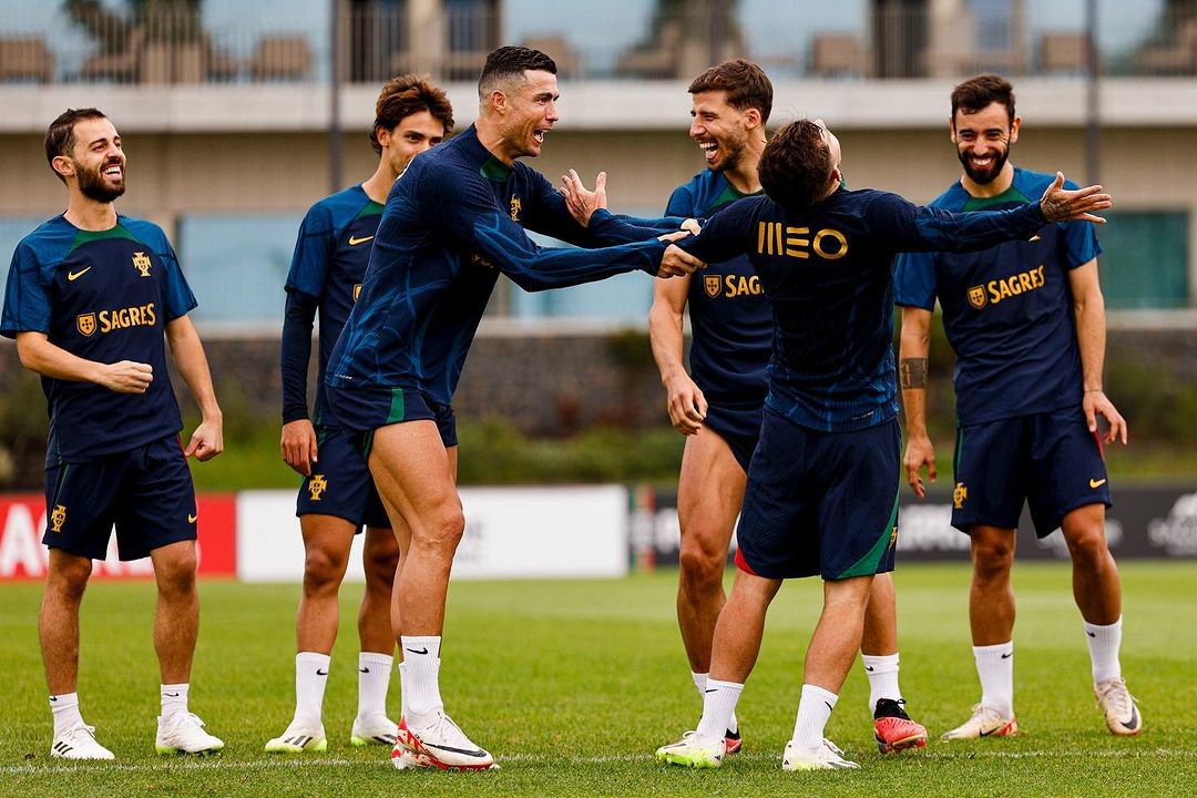 La novia de Cristiano Ronaldo en la alfombra roja foto 10