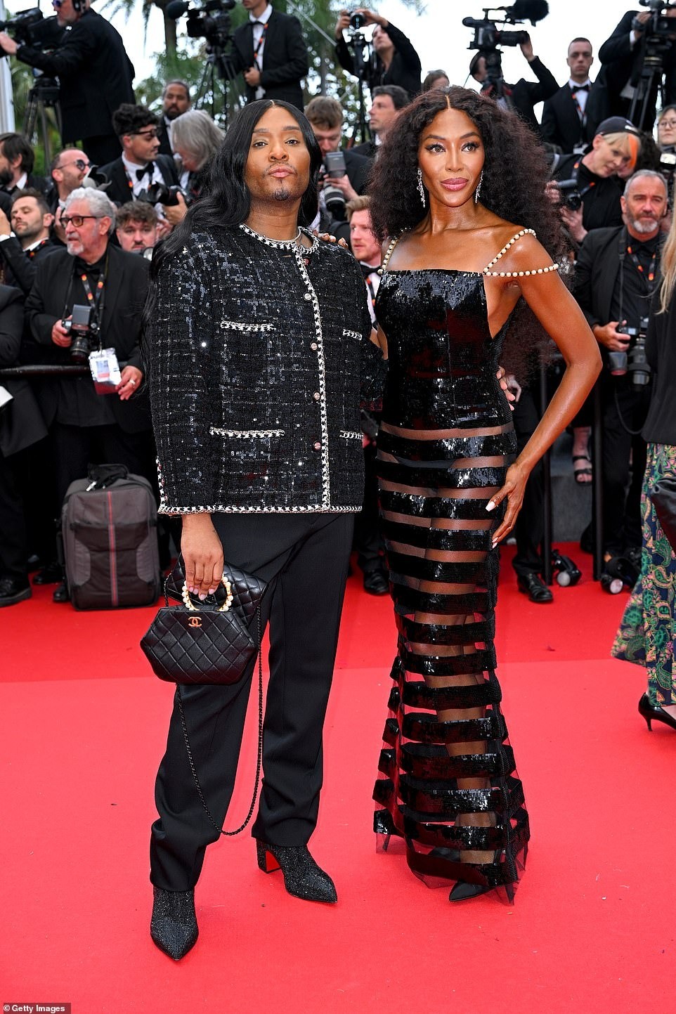 Cannes ngày 2: Mỹ nhân mặc váy xẻ tà hớ hênh ảnh 10