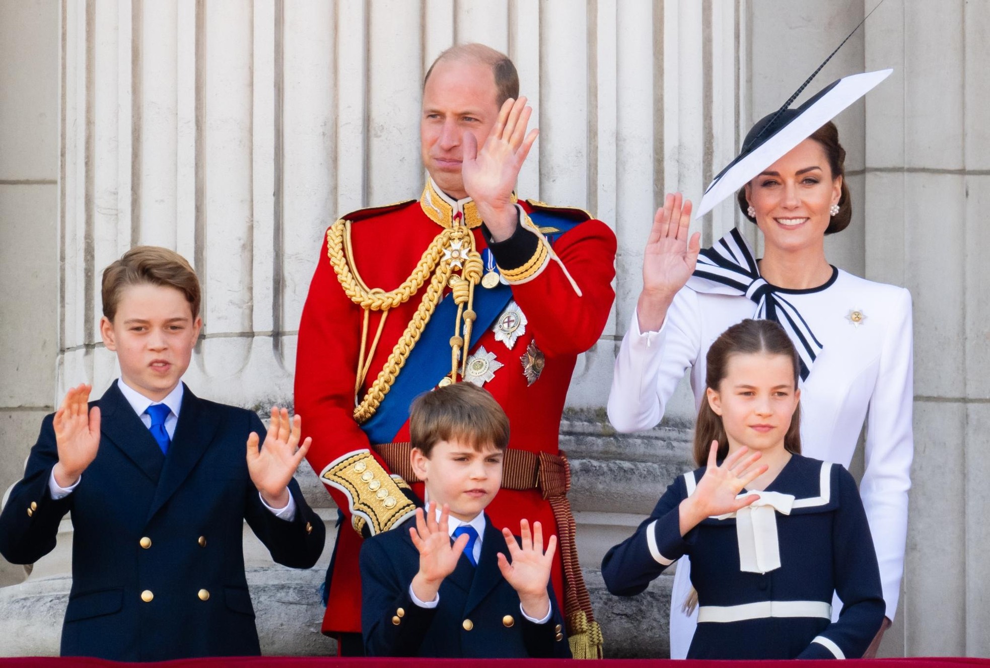 Chuyên gia ngôn ngữ cơ thể nói về khoảnh khắc William và Kate nhìn nhau say đắm ảnh 5