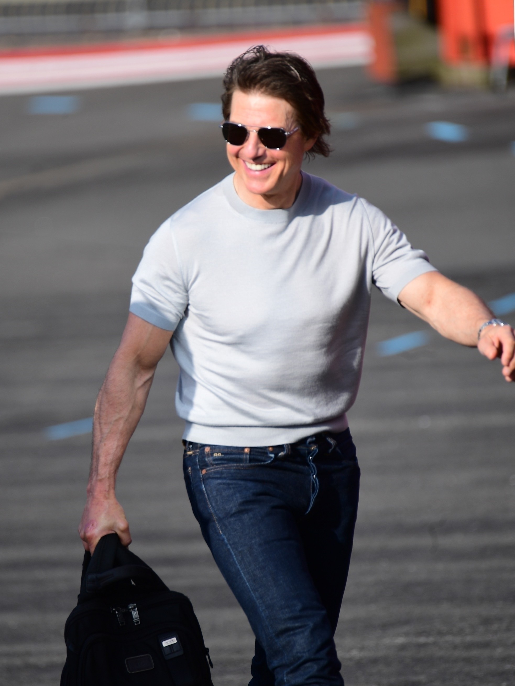 Tom Cruise làm gì khi con gái Suri đắm chìm trong tình yêu ảnh 13