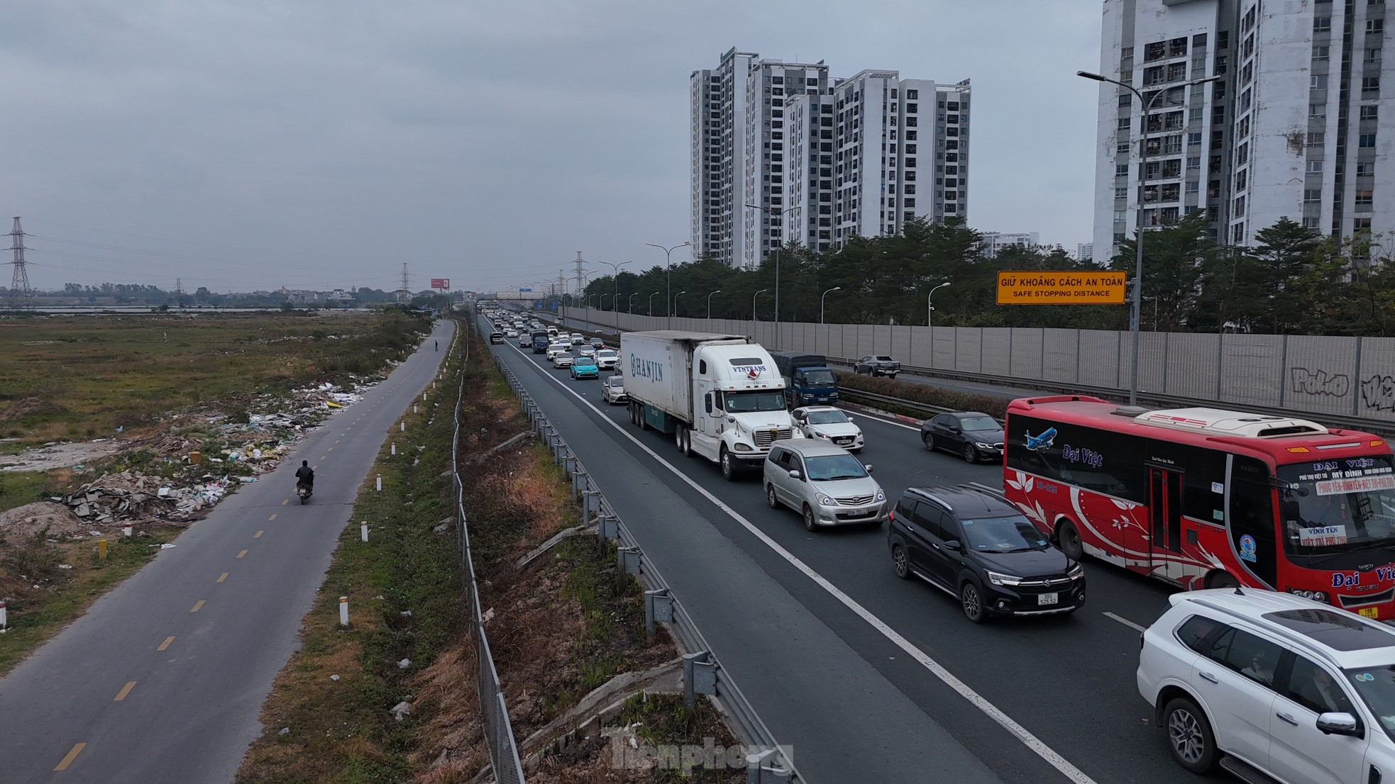 Ùn dài 3km tại lối ra cao tốc Pháp Vân Vân-Cầu Giẽ trong ngày cuối kỳ nghỉ Tết ảnh 10