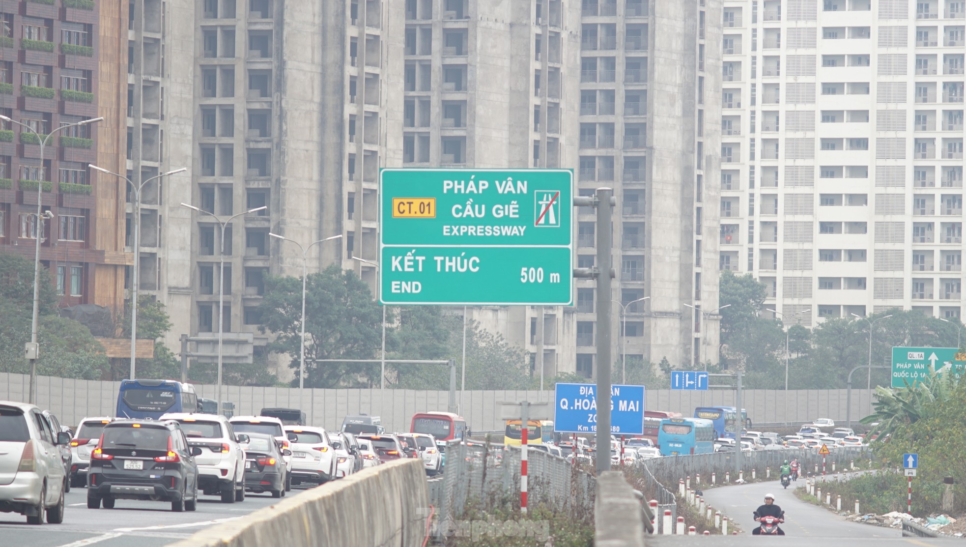 Ùn dài 3km tại lối ra cao tốc Pháp Vân Vân-Cầu Giẽ trong ngày cuối kỳ nghỉ Tết ảnh 7