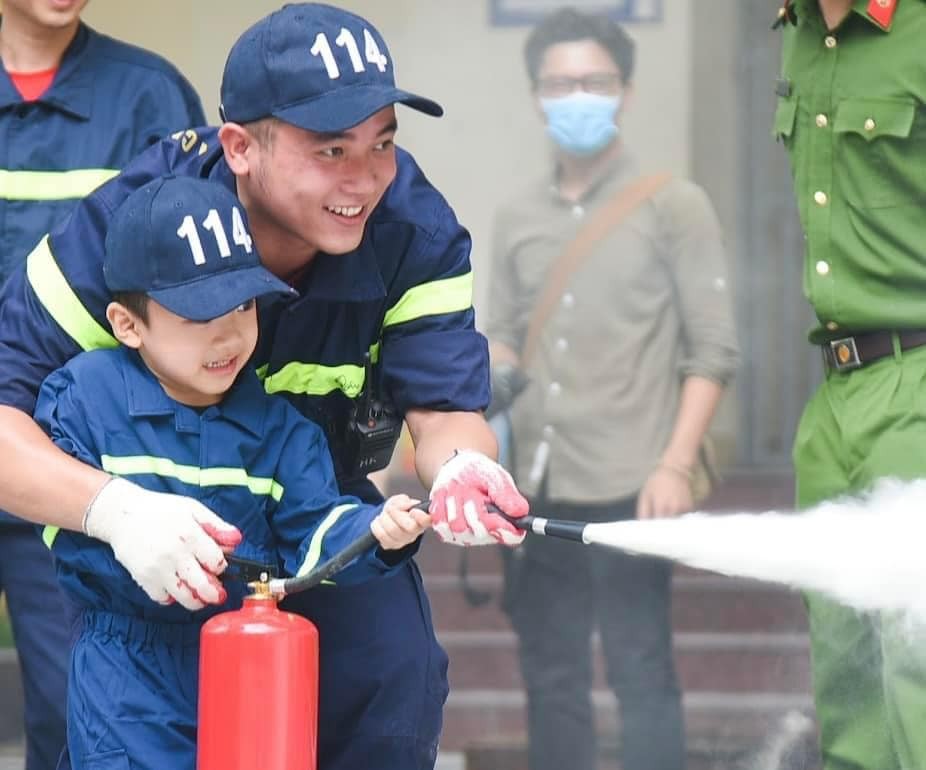 Ký ức những lần trước lằn ranh sinh tử của người lính cứu hỏa Nguyễn Viết Quân ảnh 6