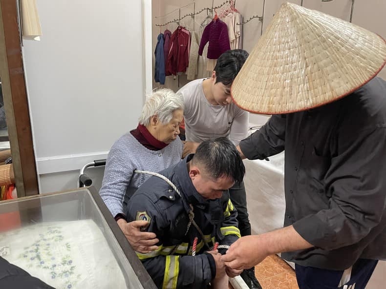 Ký ức những lần trước lằn ranh sinh tử của người lính cứu hỏa Nguyễn Viết Quân ảnh 4