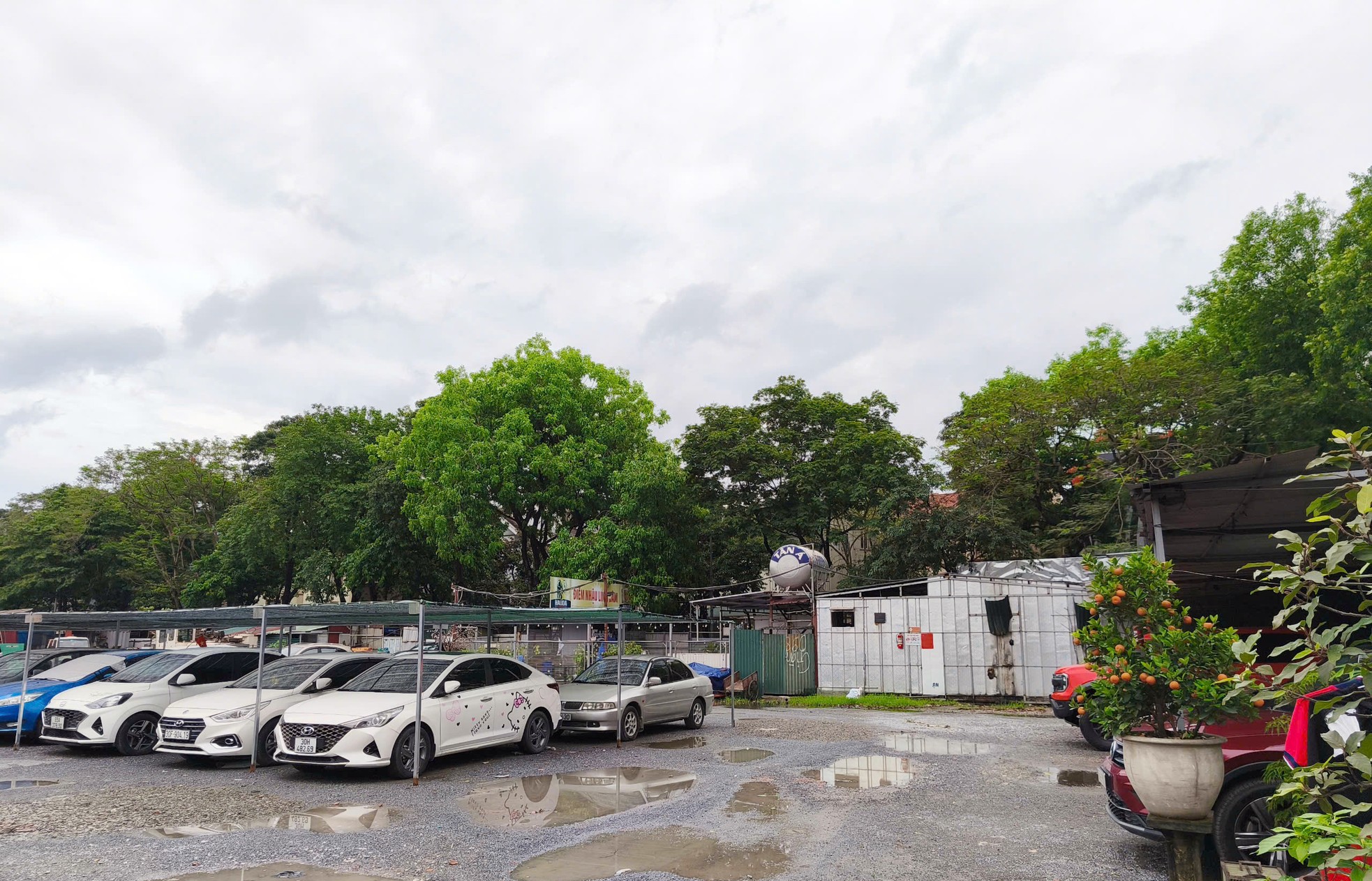 Cận cảnh bãi xe lậu nộp tiền 'bảo kê' cho Bí thư Đảng ủy phường Hoàng Liệt ảnh 4