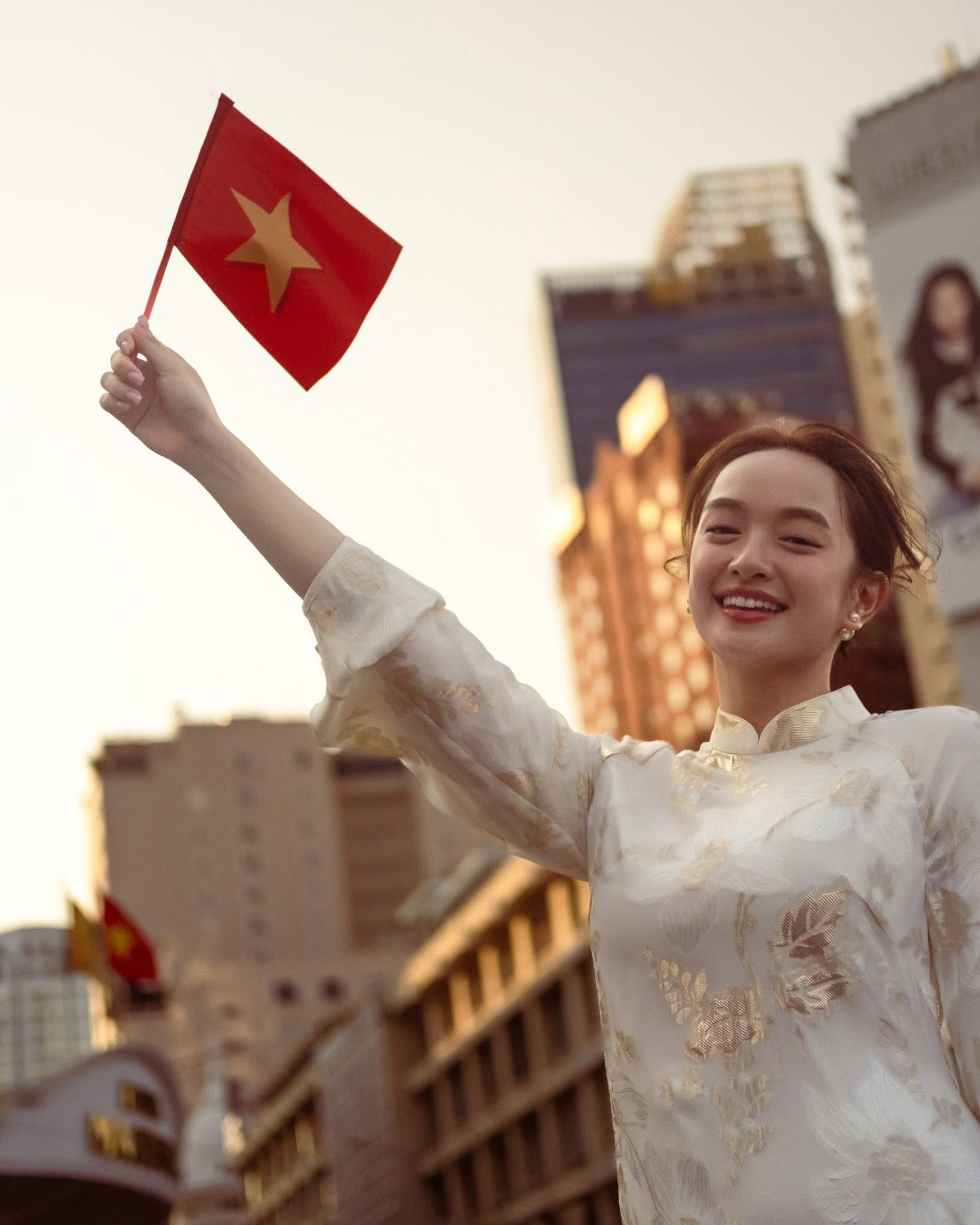 Sao Việt rộn ràng check-in mừng đại lễ 30/4 ảnh 9
