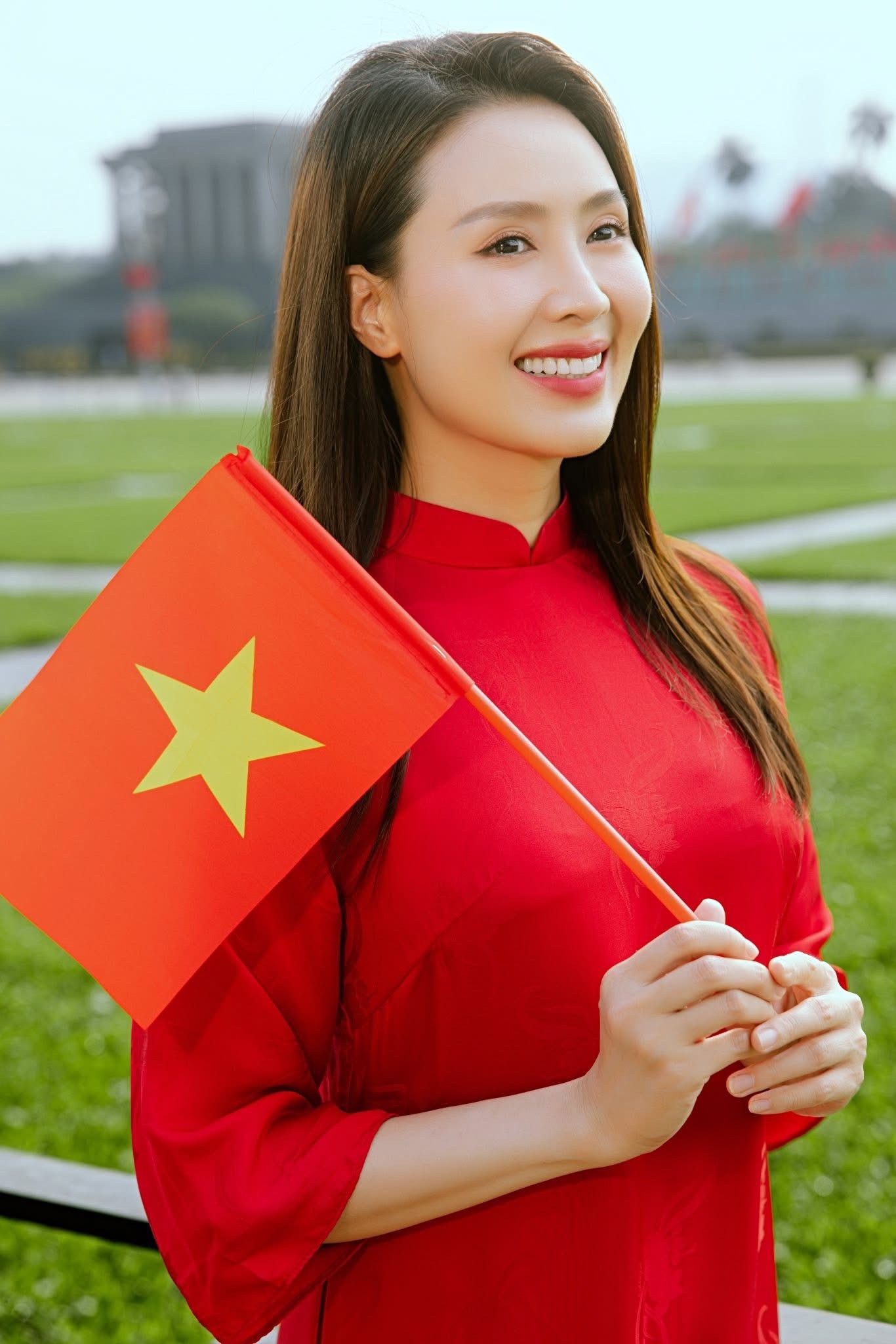 Sao Việt rộn ràng check-in mừng đại lễ 30/4 ảnh 10