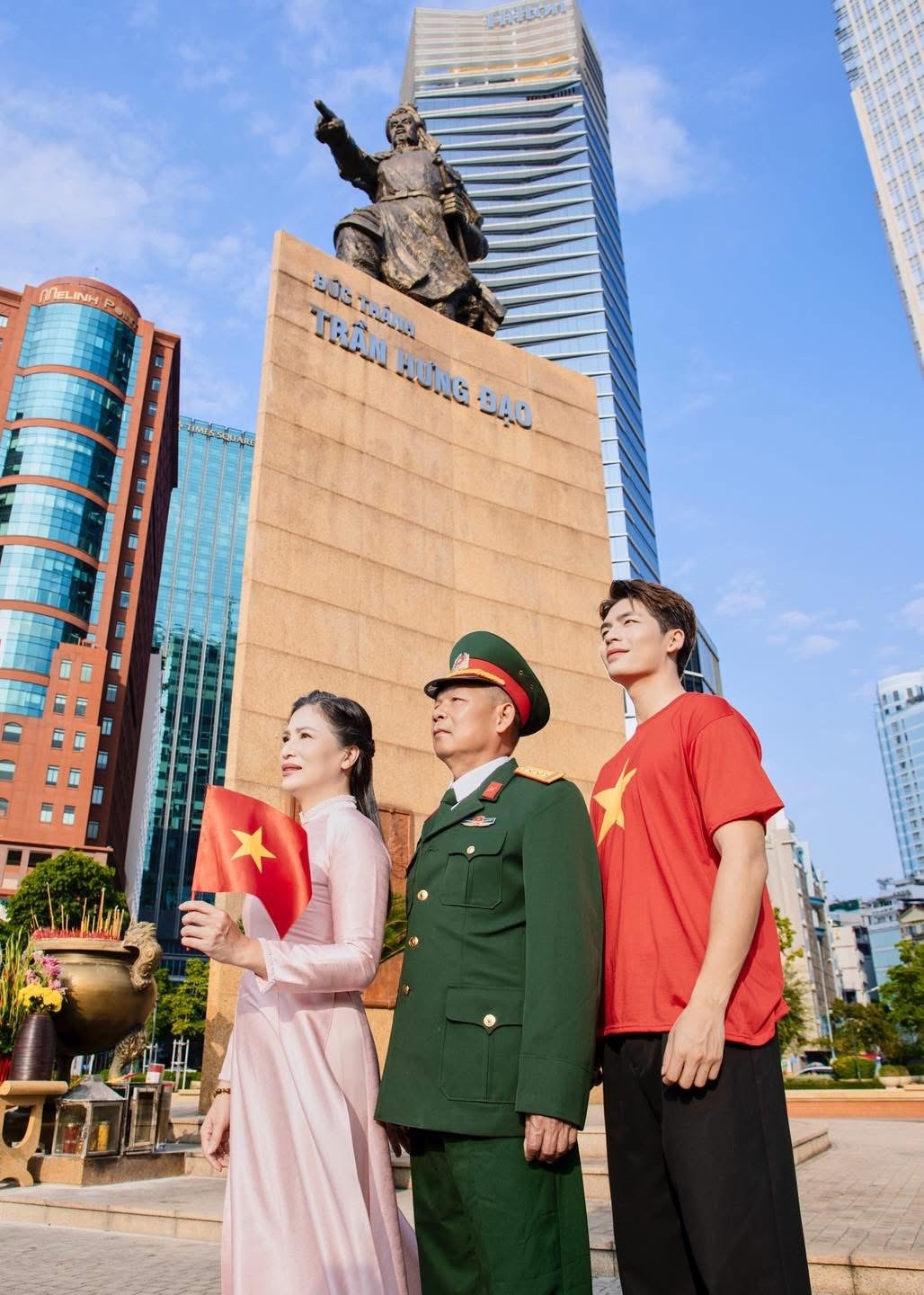 Sao Việt rộn ràng check-in mừng đại lễ 30/4 ảnh 5