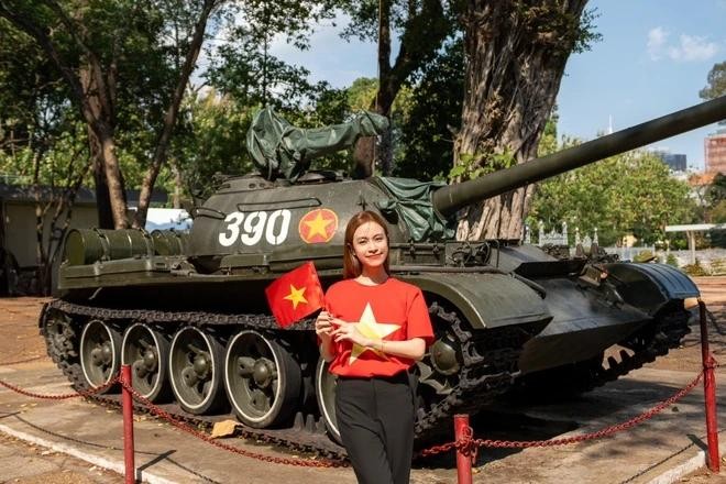 Sao Việt rộn ràng check-in mừng đại lễ 30/4 ảnh 4