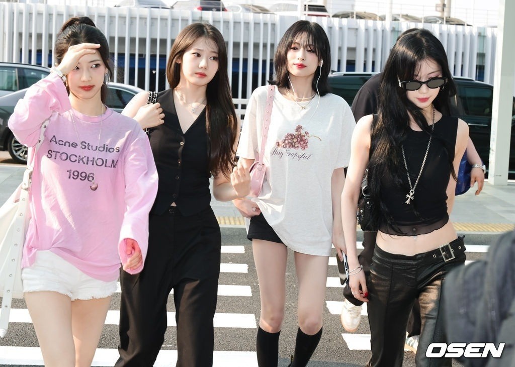 Em gái BlackPink đổ bộ sân bay Tân Sơn Nhất đêm khuya ảnh 13
