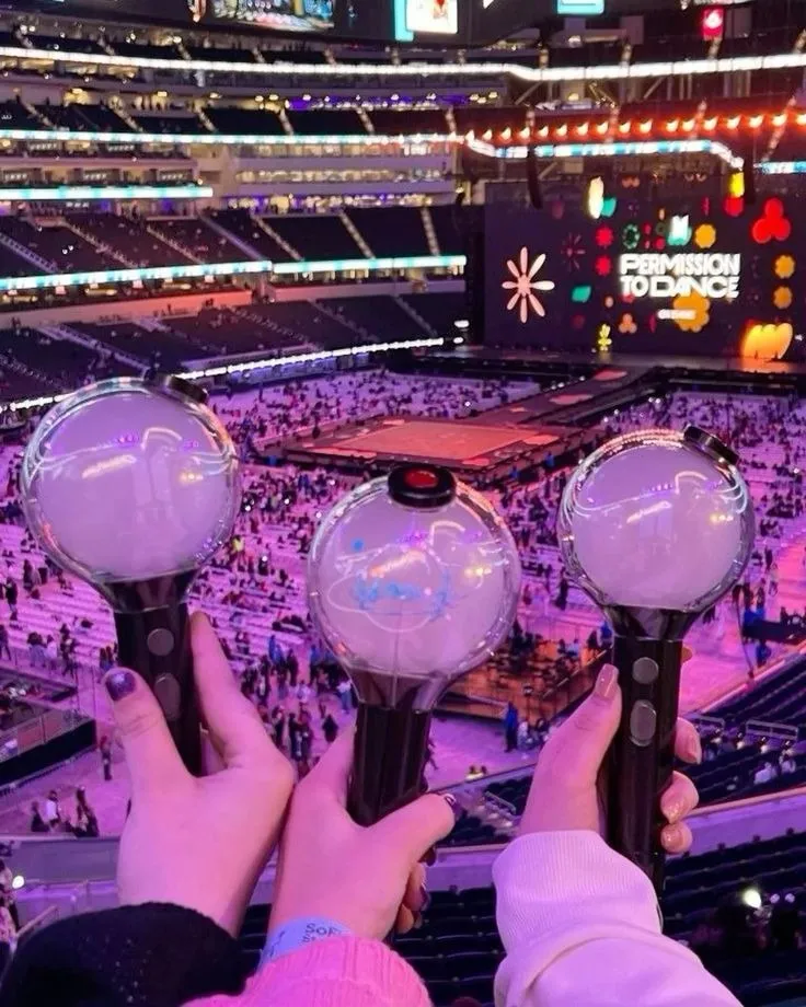 Jack và dàn sao bán lightstick giá triệu đồng, fan vẫn chi mạnh vì điều gì? ảnh 2