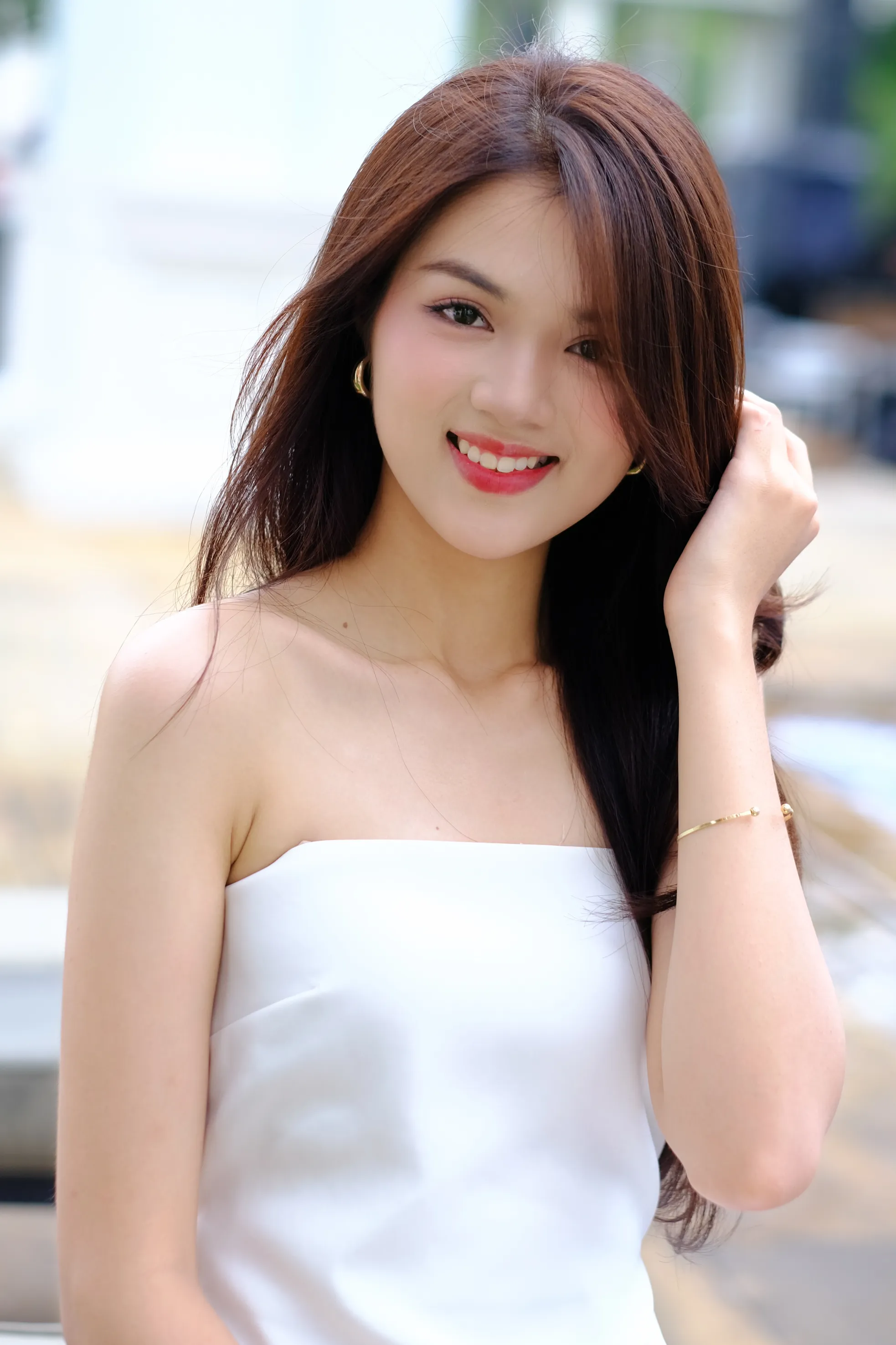 Những thí sinh đầu tiên của Hoa hậu Việt Nam đổ bộ Thành phố Huế ảnh 4
