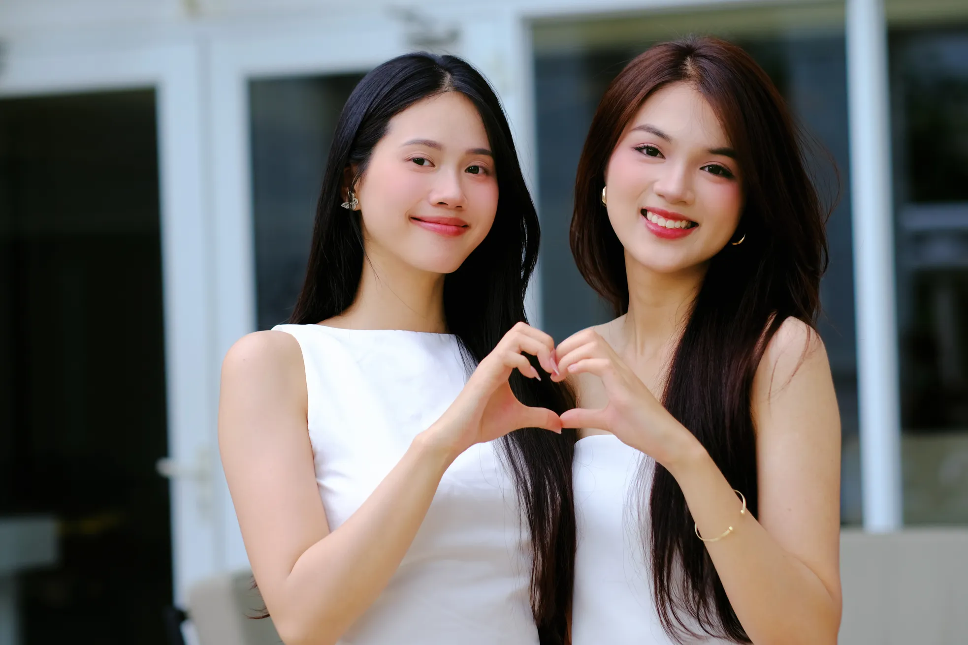Những thí sinh đầu tiên của Hoa hậu Việt Nam đổ bộ Thành phố Huế ảnh 3