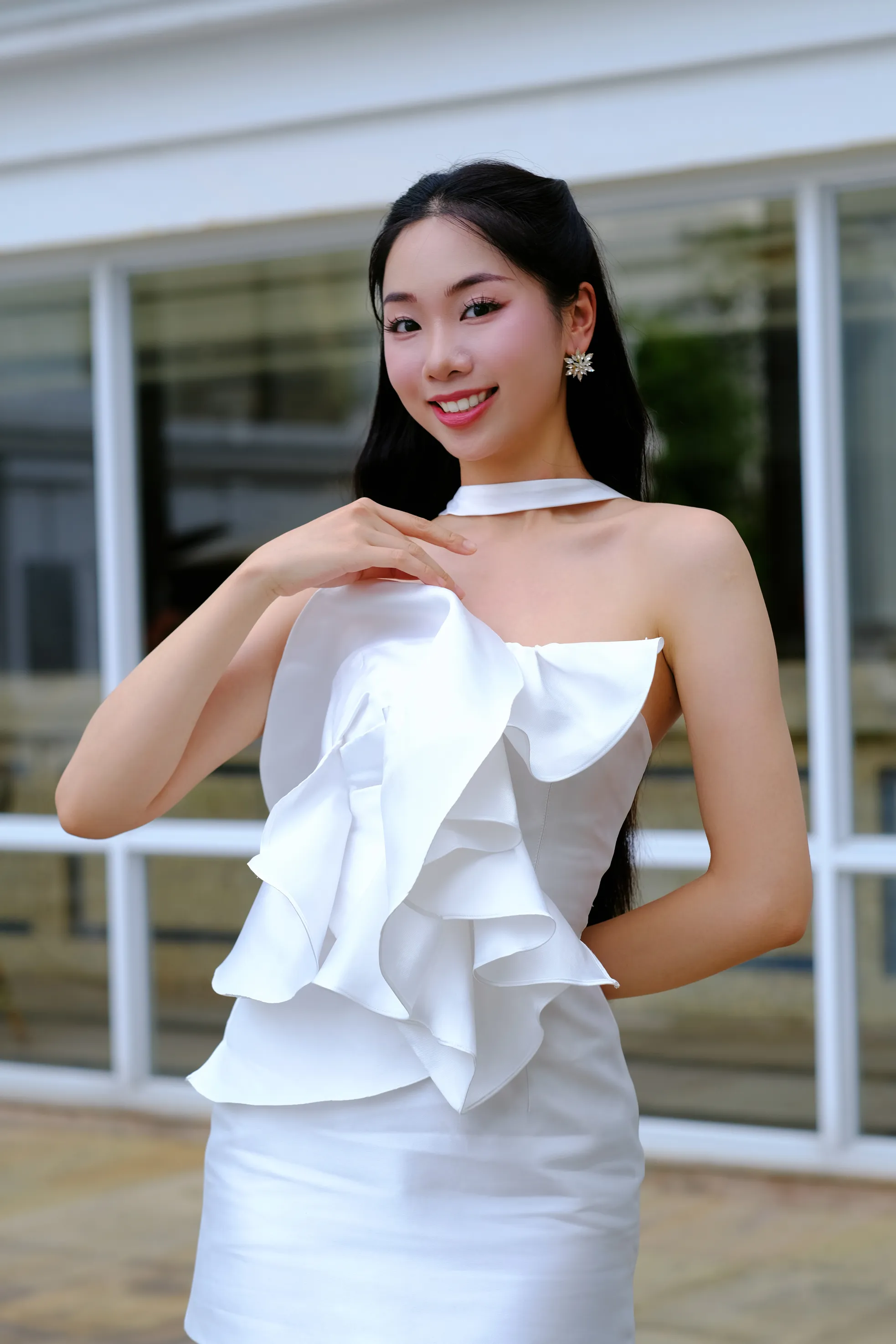 Những thí sinh đầu tiên của Hoa hậu Việt Nam đổ bộ Thành phố Huế ảnh 10