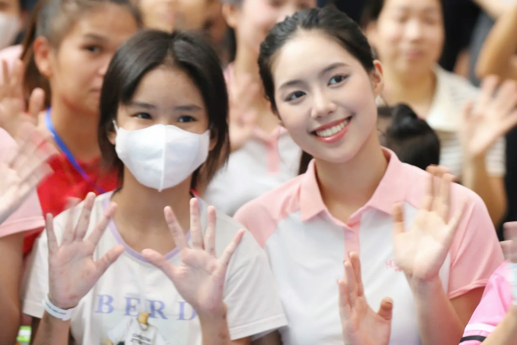 25 thí sinh Hoa hậu Việt Nam lan tỏa yêu thương đến bệnh nhi ung thư ảnh 2