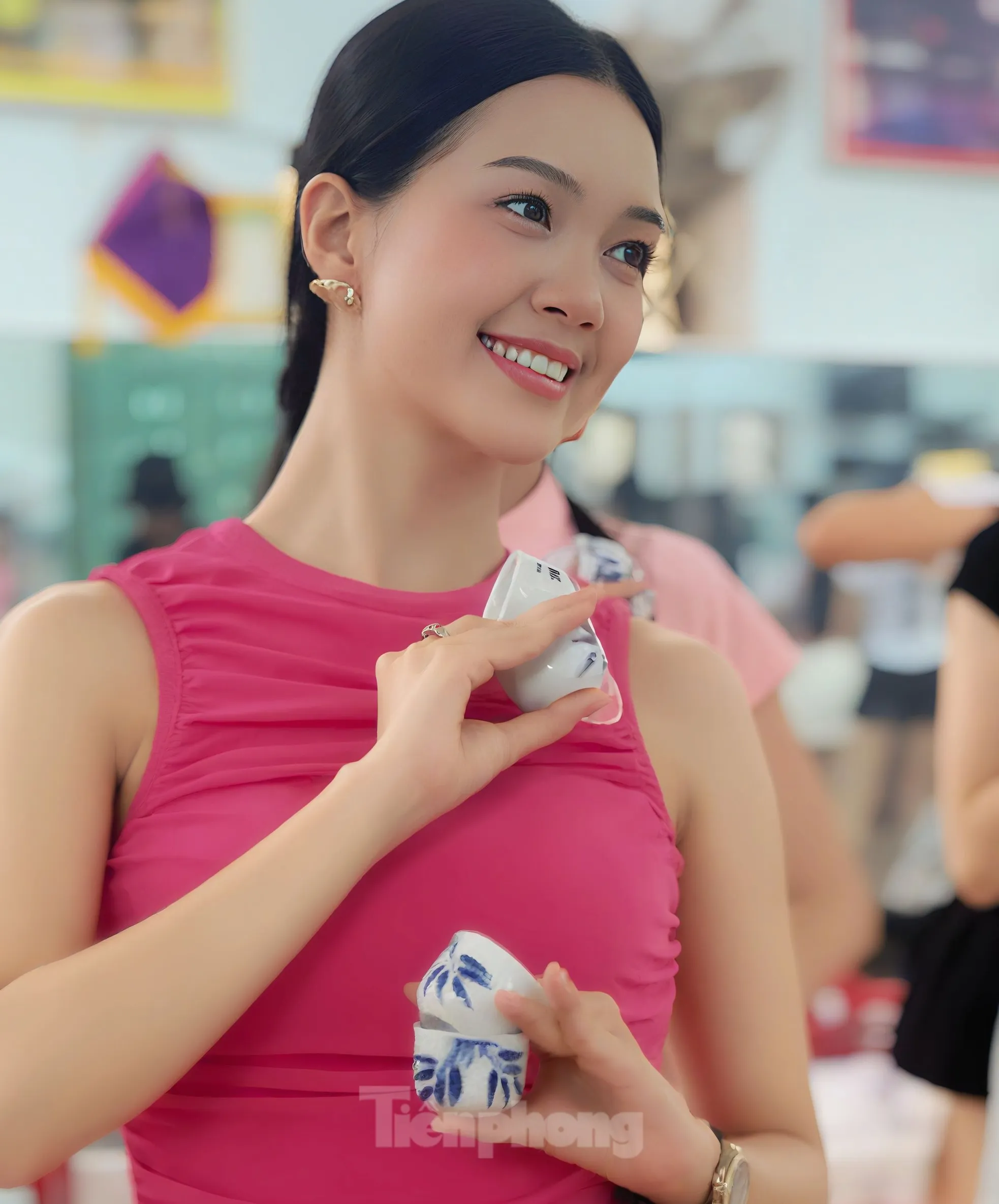 Thí sinh Hoa hậu Việt Nam múa chén, háo hức diễn cùng Hồ Ngọc Hà, Lệ Quyên ảnh 2