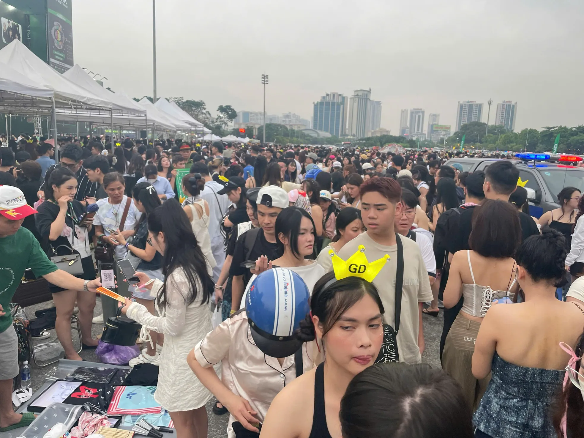 Biển người đổ về sân Mỹ Đình ảnh 17