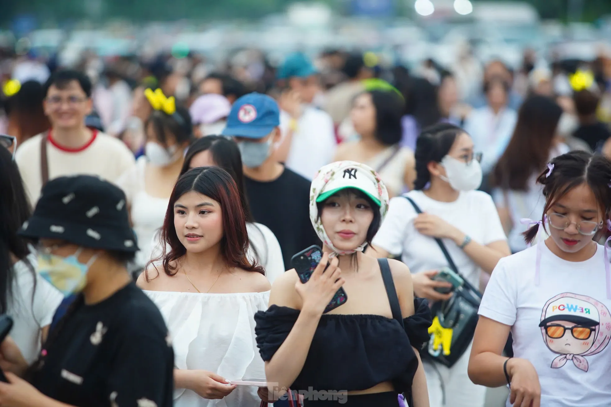 Biển người đổ về sân Mỹ Đình ảnh 7