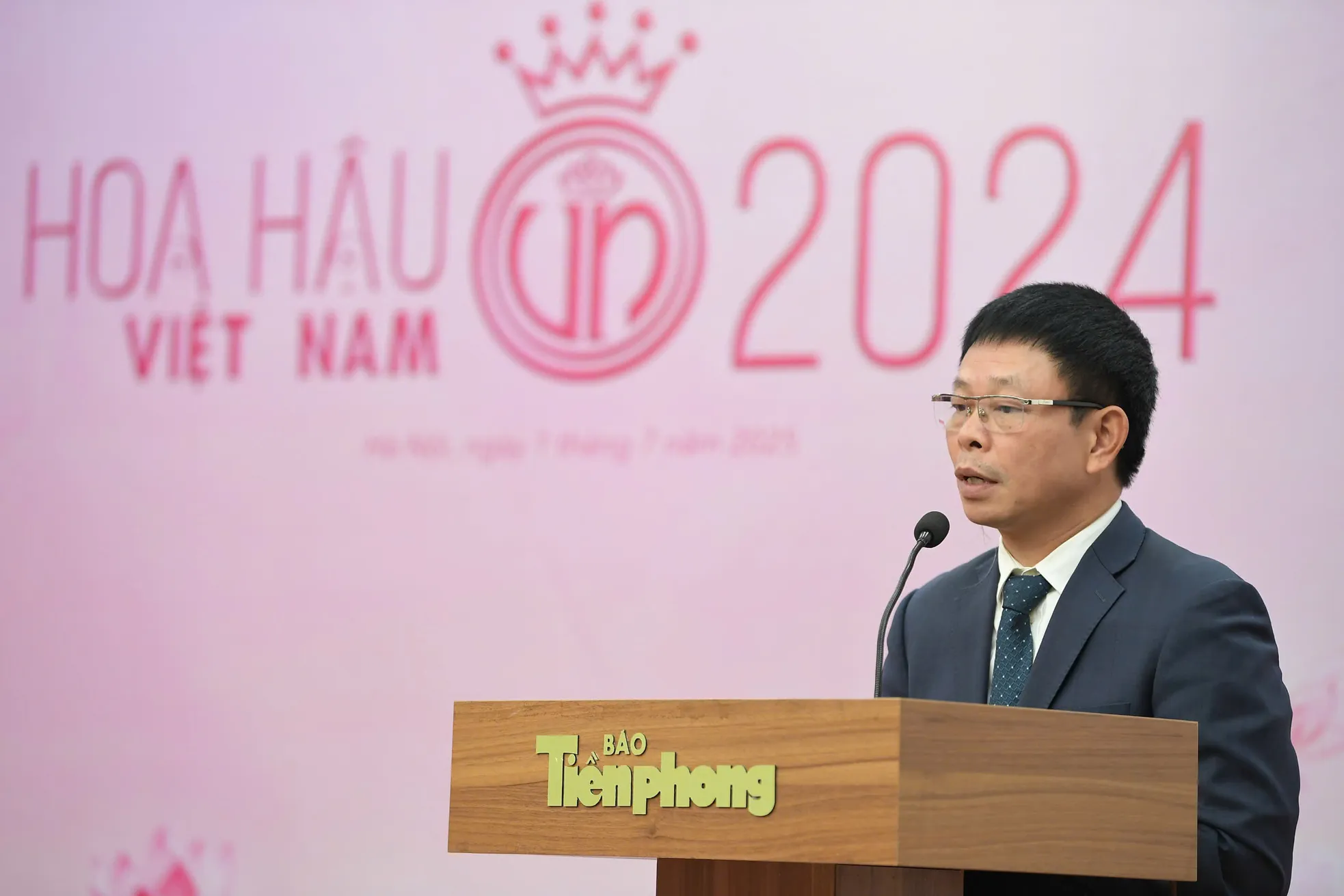 Hoa hậu Hà Trúc Linh về báo Tiền Phong: 'Từ nay chúng ta là người một nhà' ảnh 30