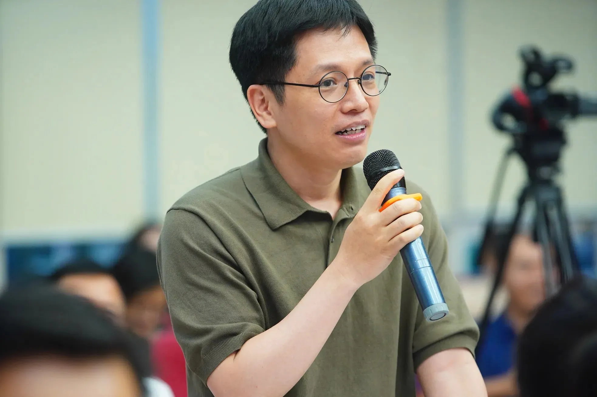 Hoa hậu Hà Trúc Linh về báo Tiền Phong: 'Từ nay chúng ta là người một nhà' ảnh 33