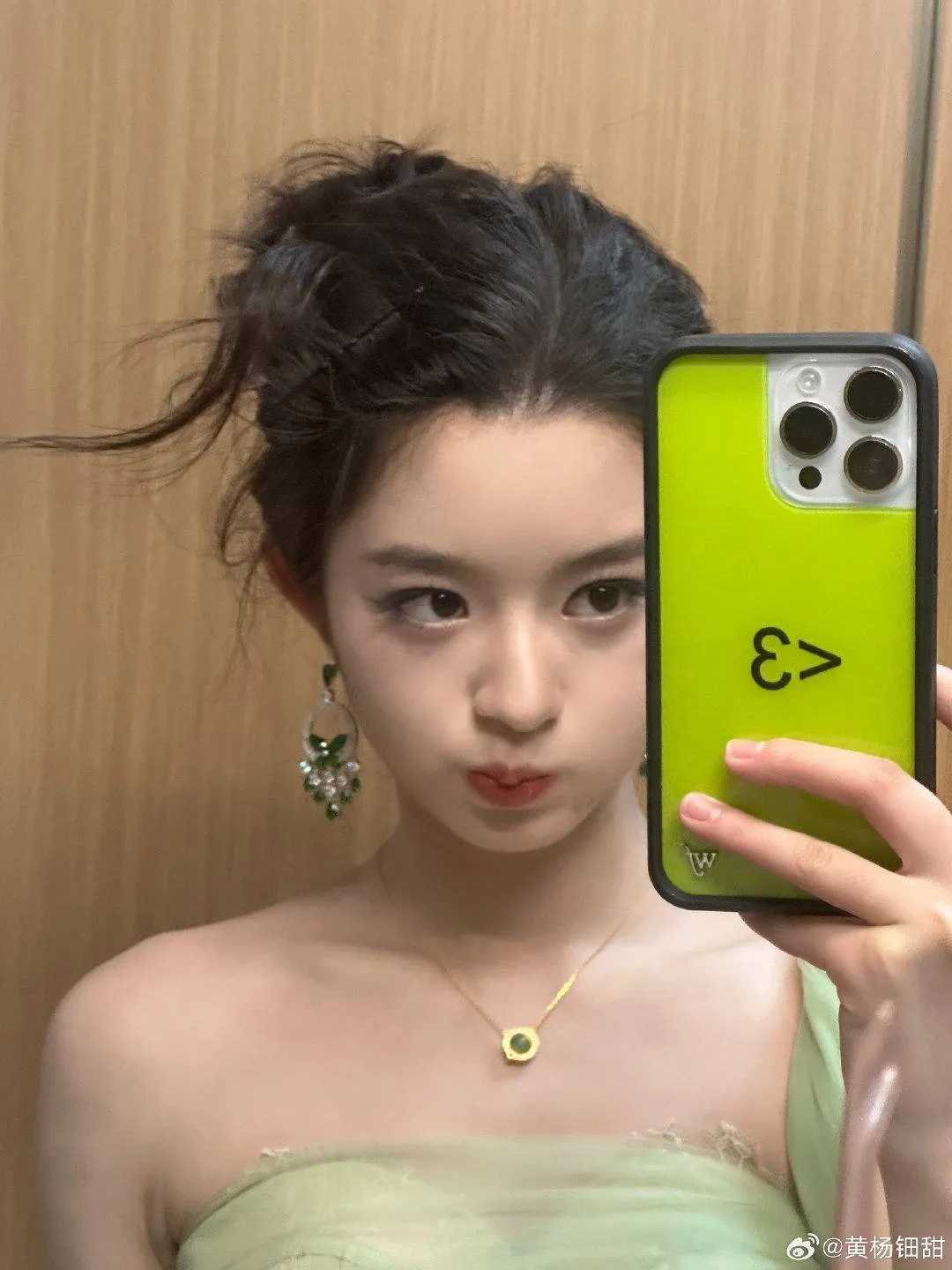 Diễn biến bất ngờ vụ đôi bông tai gây rúng động showbiz ảnh 3