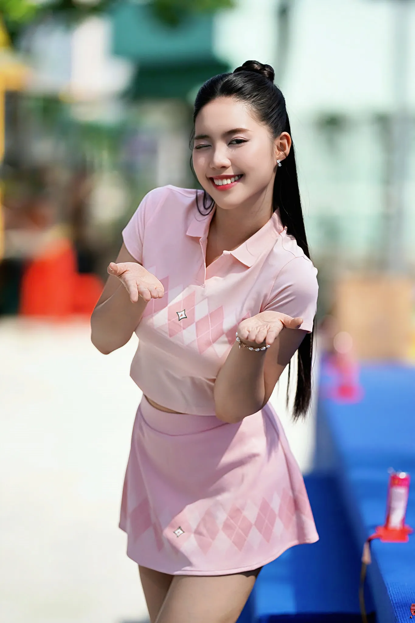 Nụ cười tỏa nắng của Á hậu Châu Anh trên sân Pickleball ảnh 5