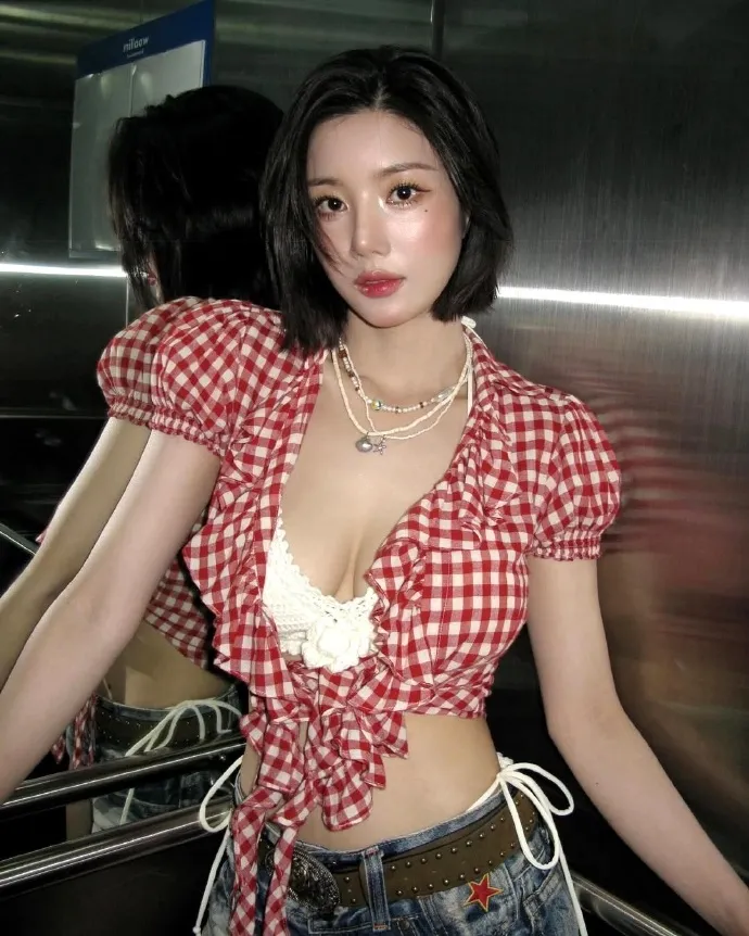 Ranh giới giữa quyến rũ và phản cảm ảnh 2