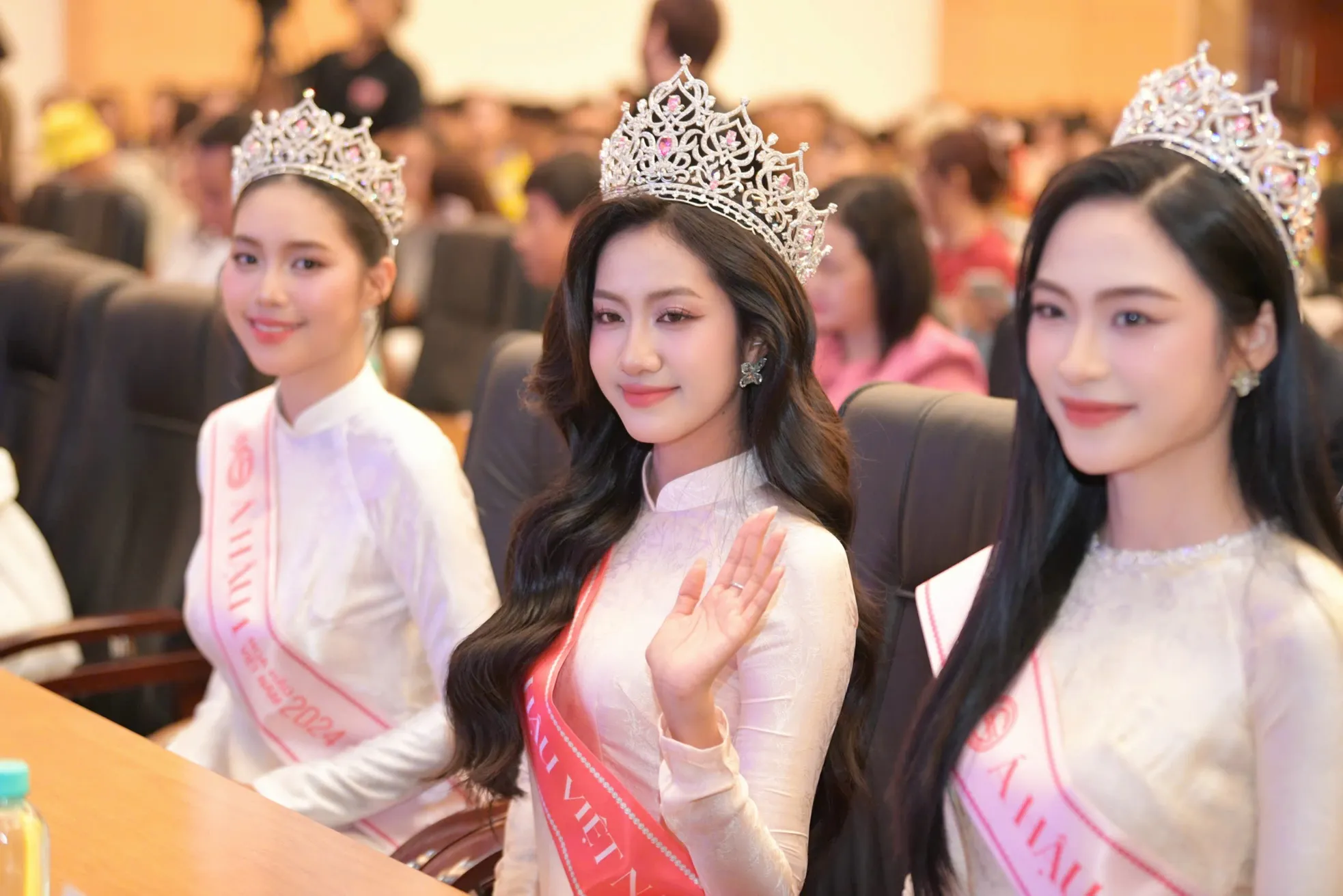 Cận nét rạng rỡ của Hà Trúc Linh và Châu Anh, Vân Nhi ảnh 6