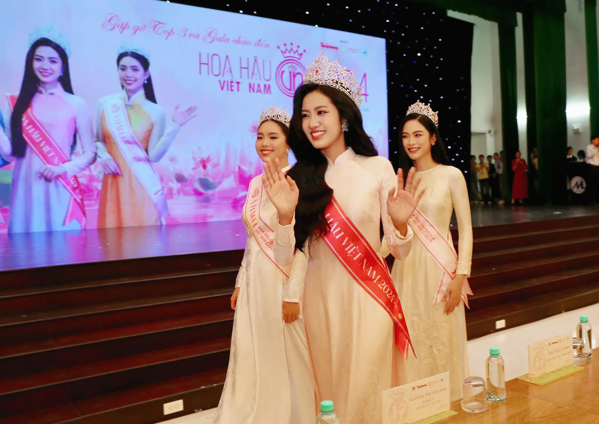 Cận nét rạng rỡ của Hà Trúc Linh và Châu Anh, Vân Nhi ảnh 2