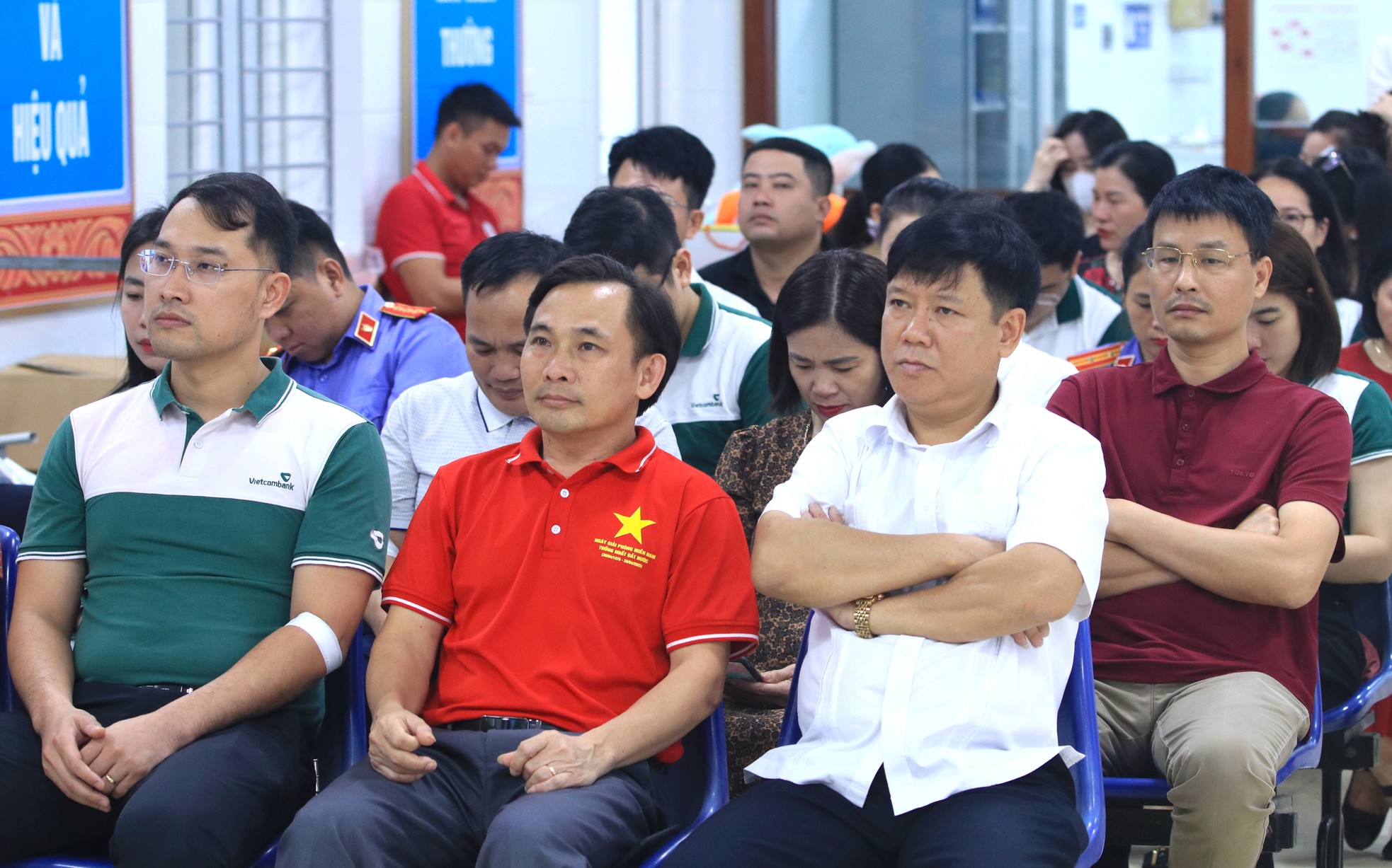 Thanh niên, người lao động xứ Nghệ 'trao giọt hồng - trao yêu thương' ảnh 2