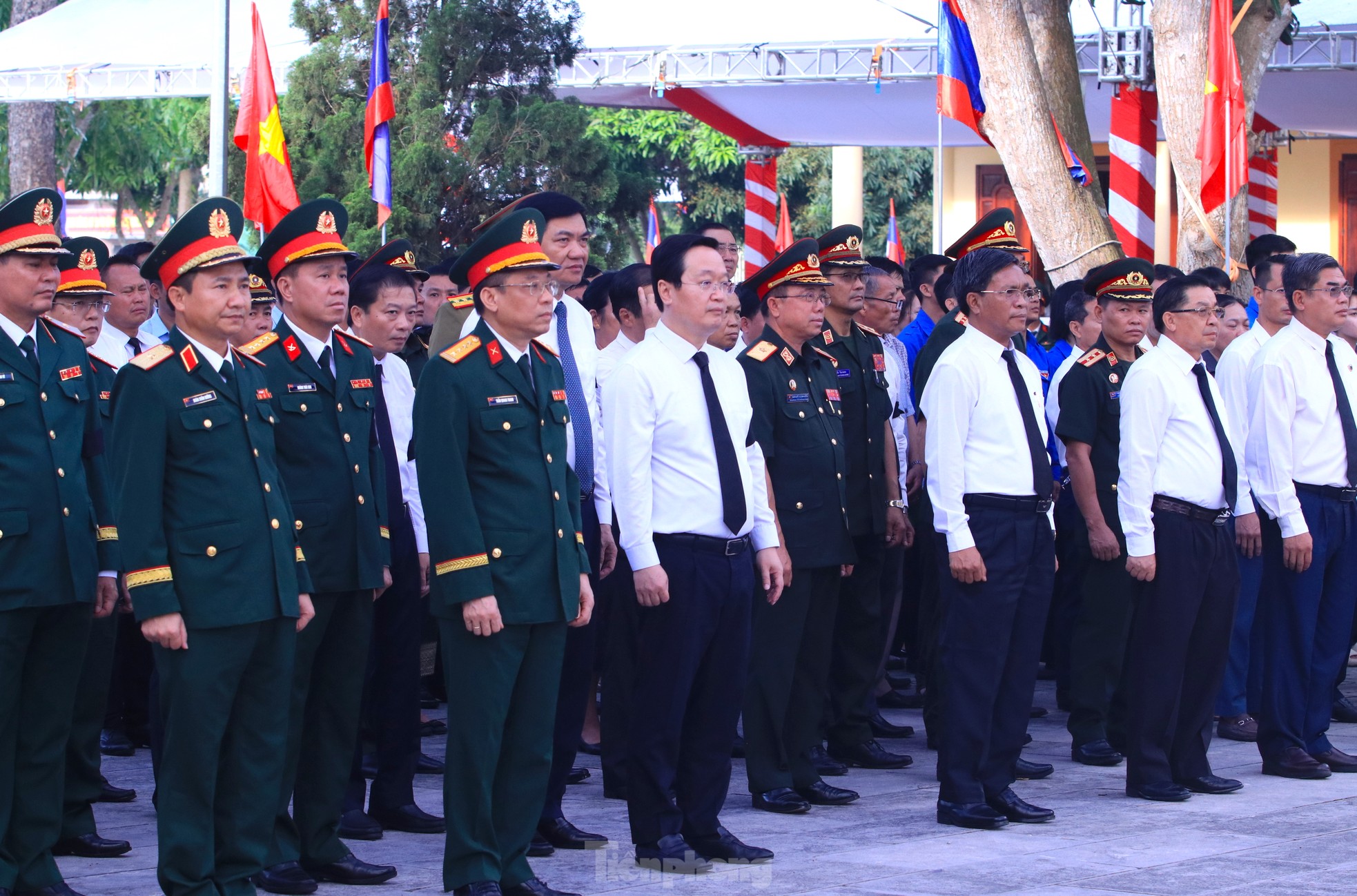 Trang trọng lễ an táng 76 liệt sĩ hy sinh ở Lào về với đất mẹ ảnh 5