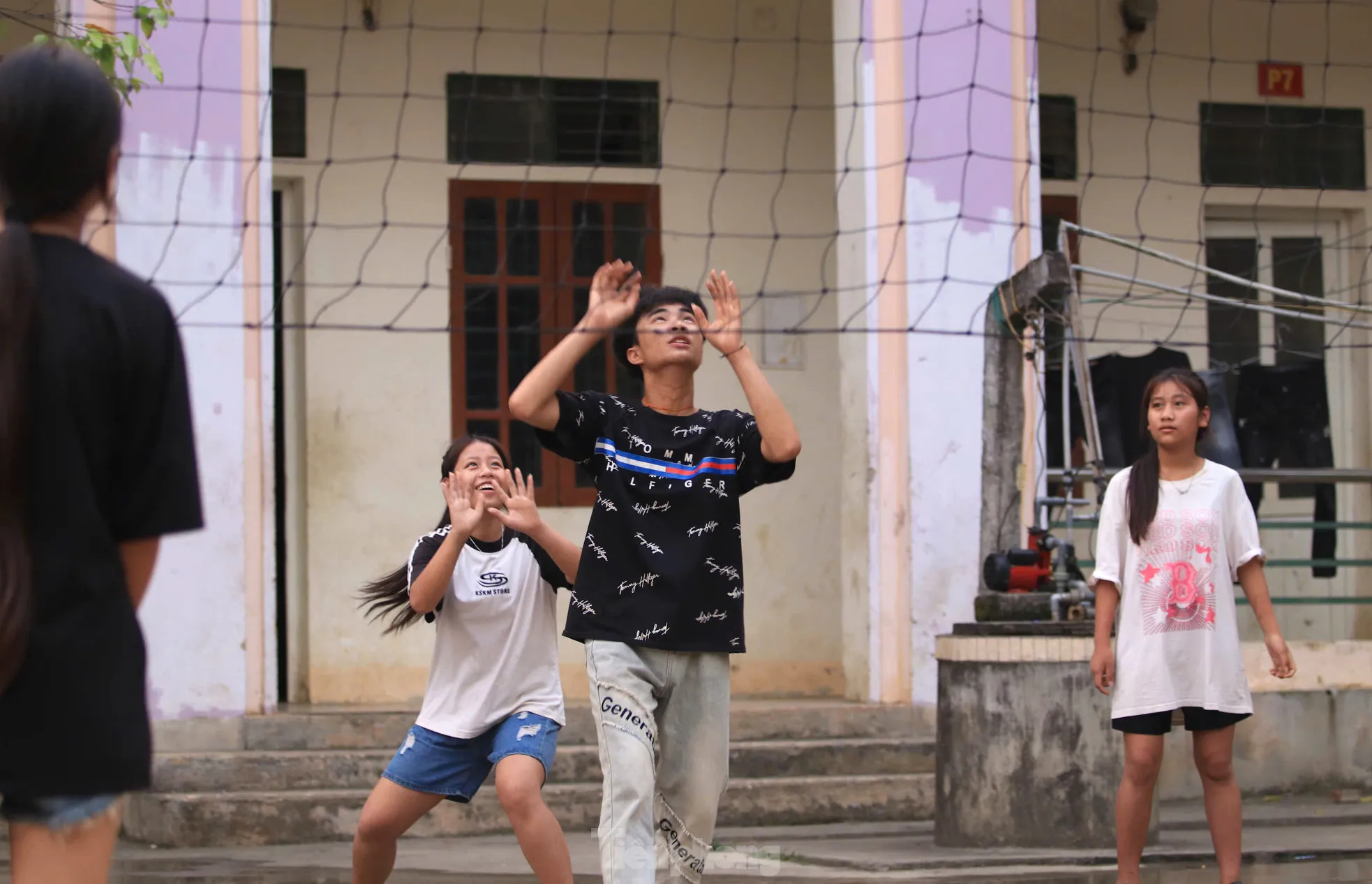 Những người bố mang quân hàm xanh đồng hành cùng các em học sinh dân tộc thiểu số ảnh 20