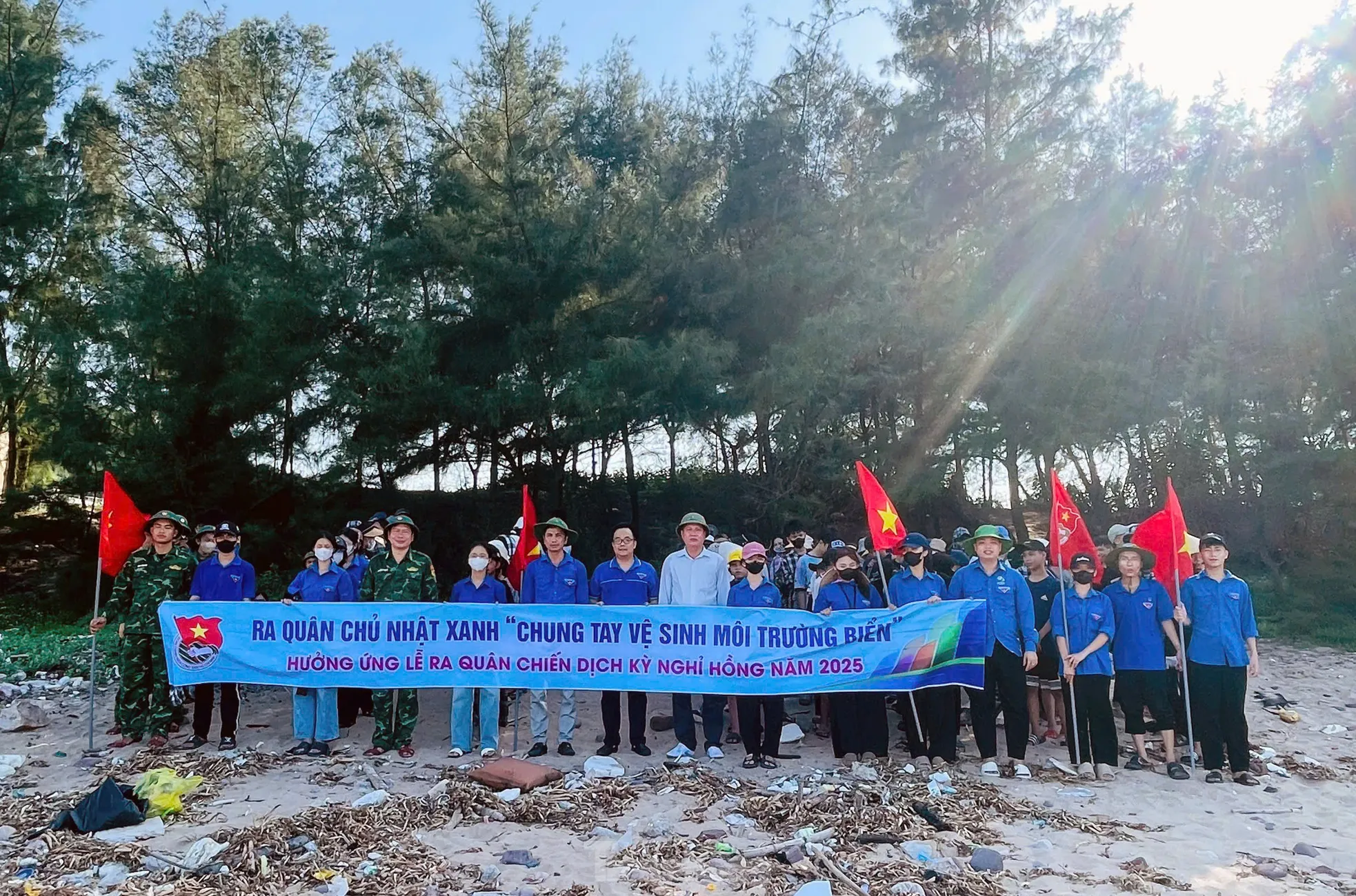 Tuổi trẻ Nghệ An ra quân Chiến dịch Kỳ nghỉ hồng 2025 ảnh 5