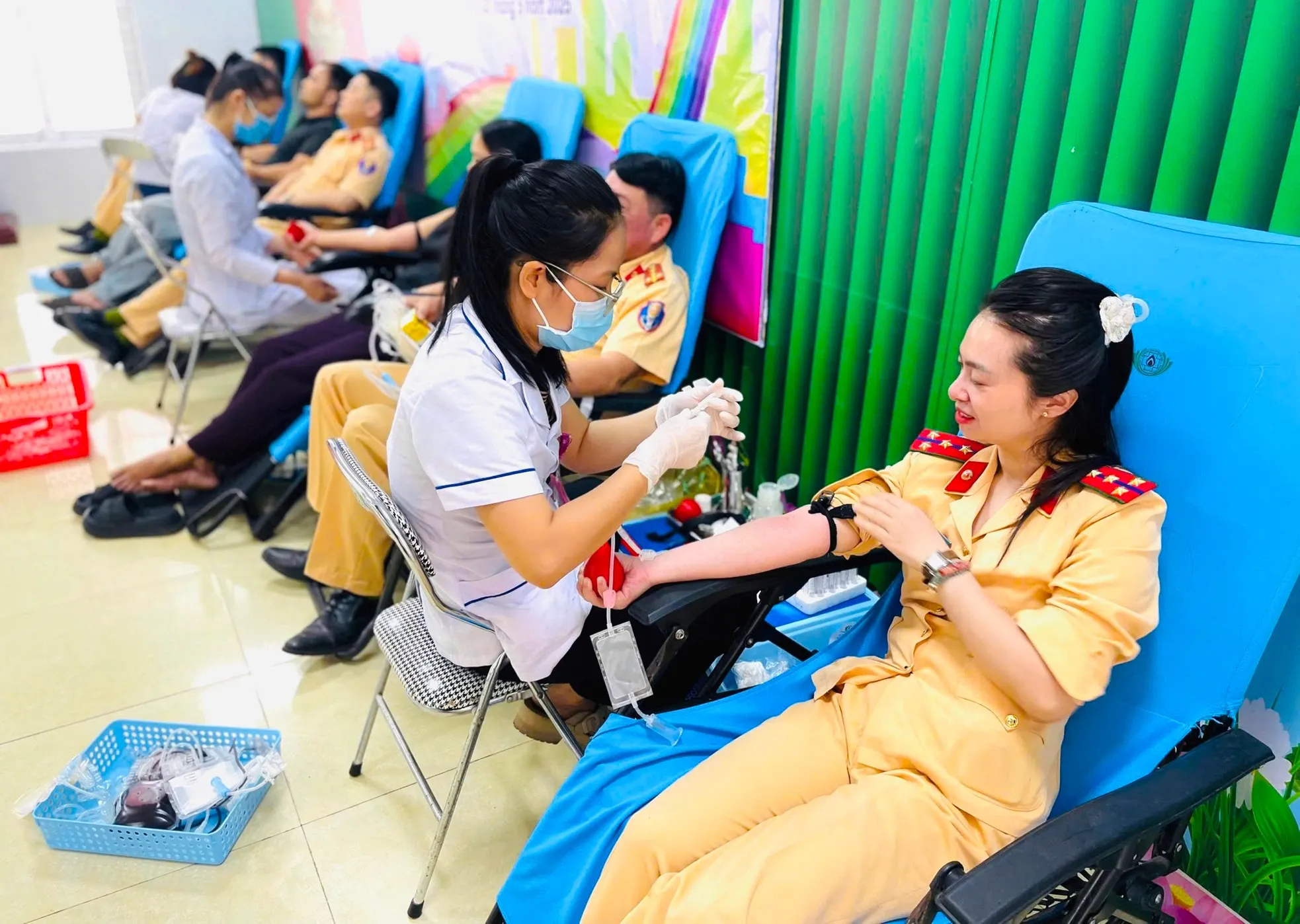 Nguồn dự trữ cạn kiệt, bệnh nhân mòn mỏi chờ máu để điều trị ảnh 10