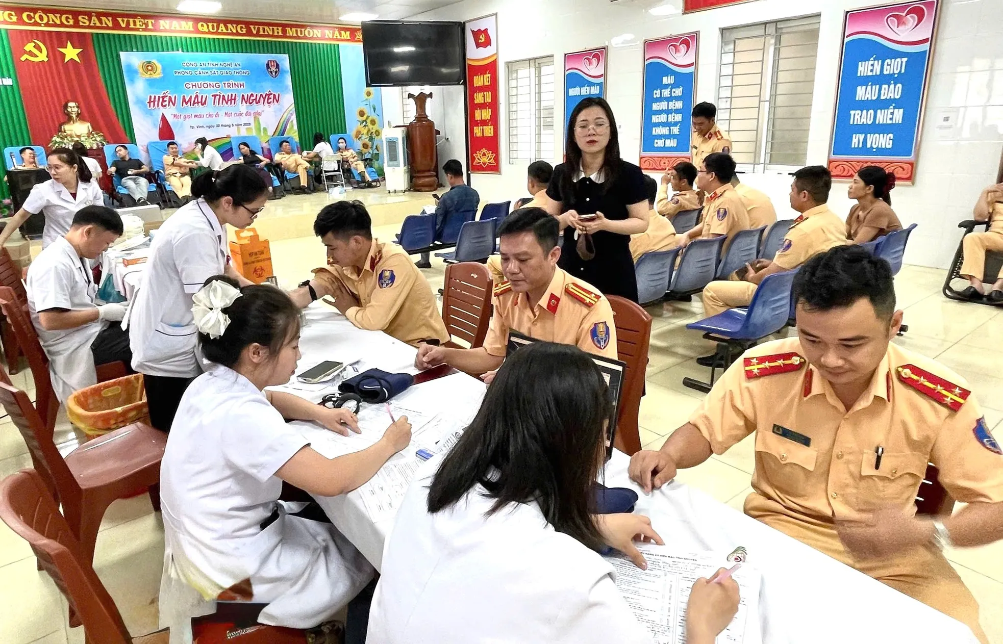 Nguồn dự trữ cạn kiệt, bệnh nhân mòn mỏi chờ máu để điều trị ảnh 4