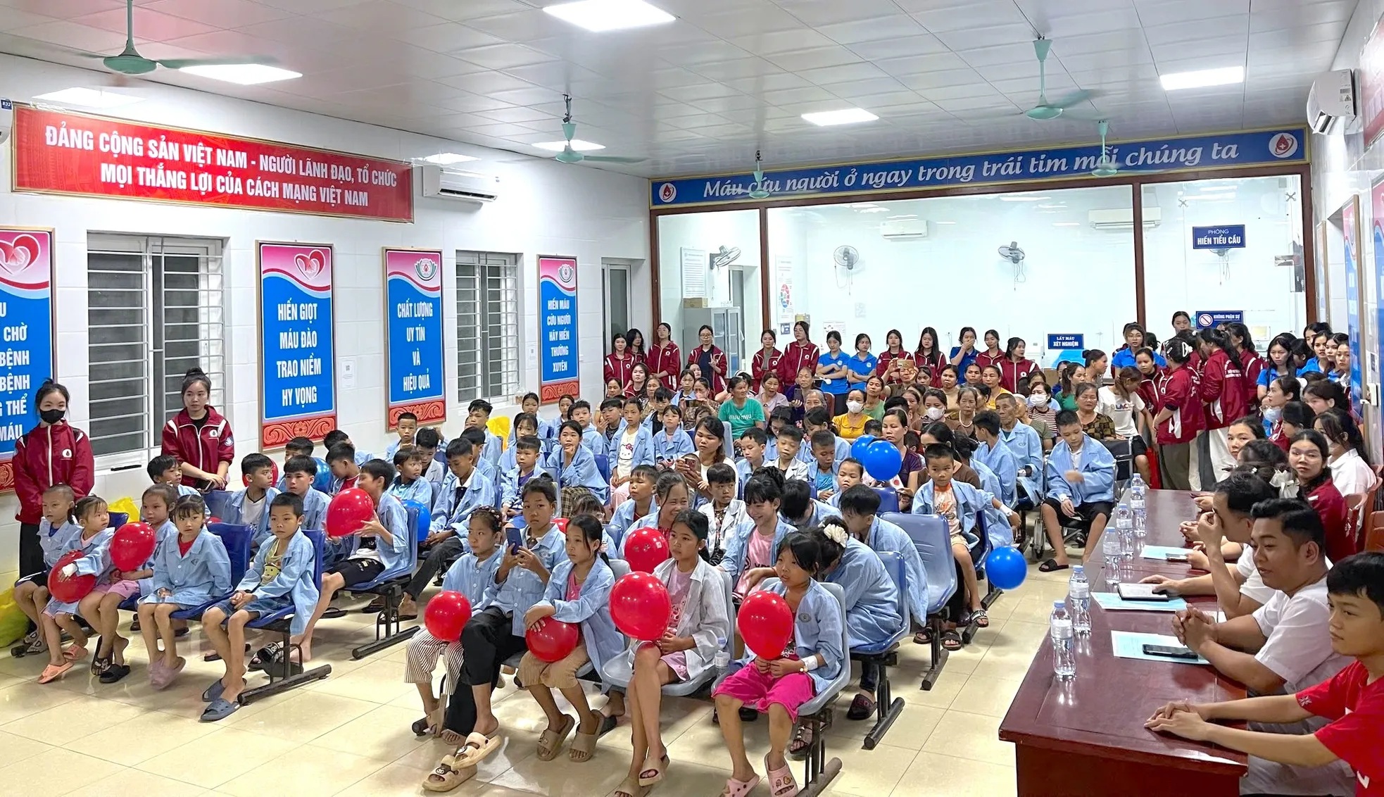 Nguồn dự trữ cạn kiệt, bệnh nhân mòn mỏi chờ máu để điều trị ảnh 17