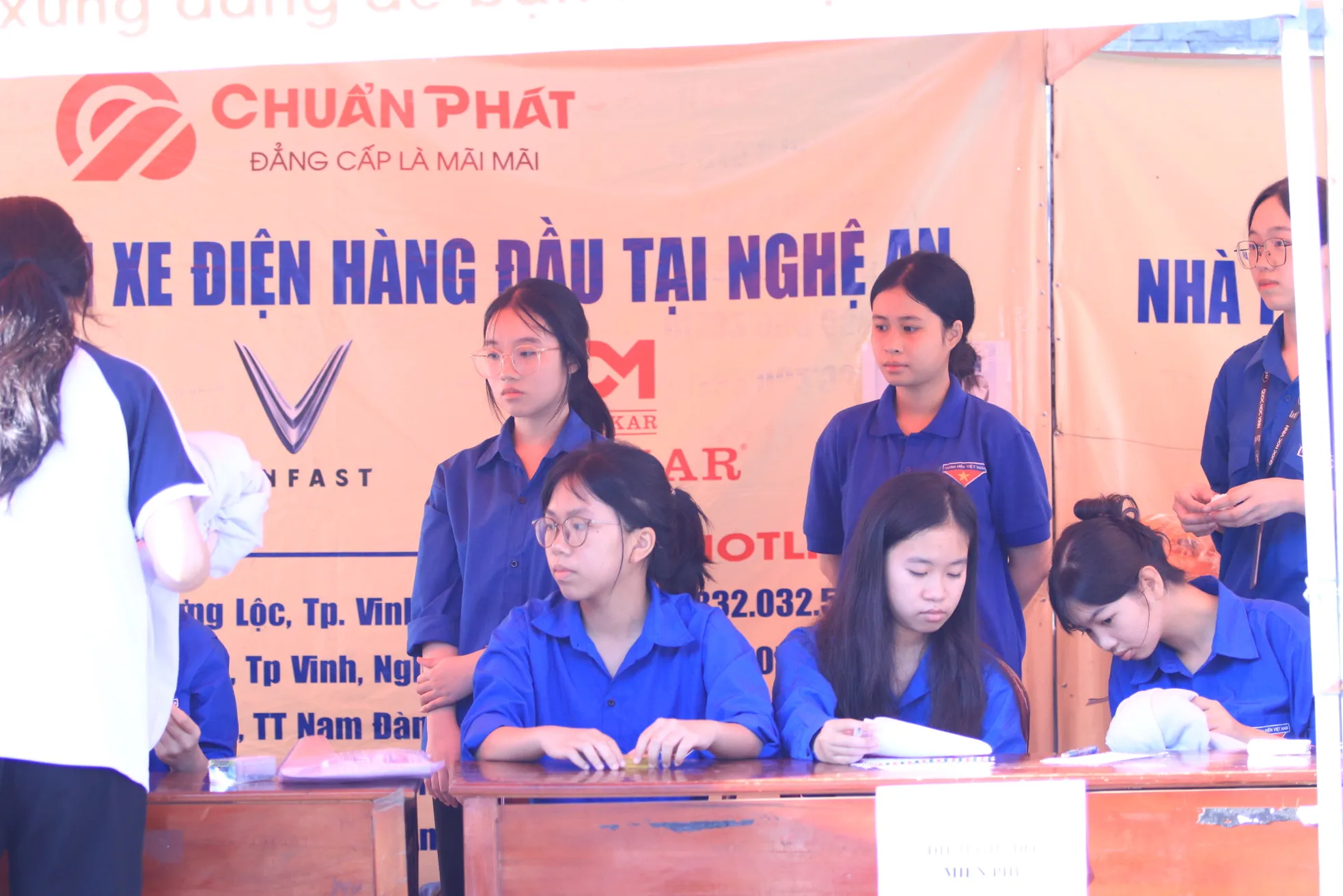 Sắc xanh tình nguyện đồng hành sĩ tử vượt vũ môn ảnh 5