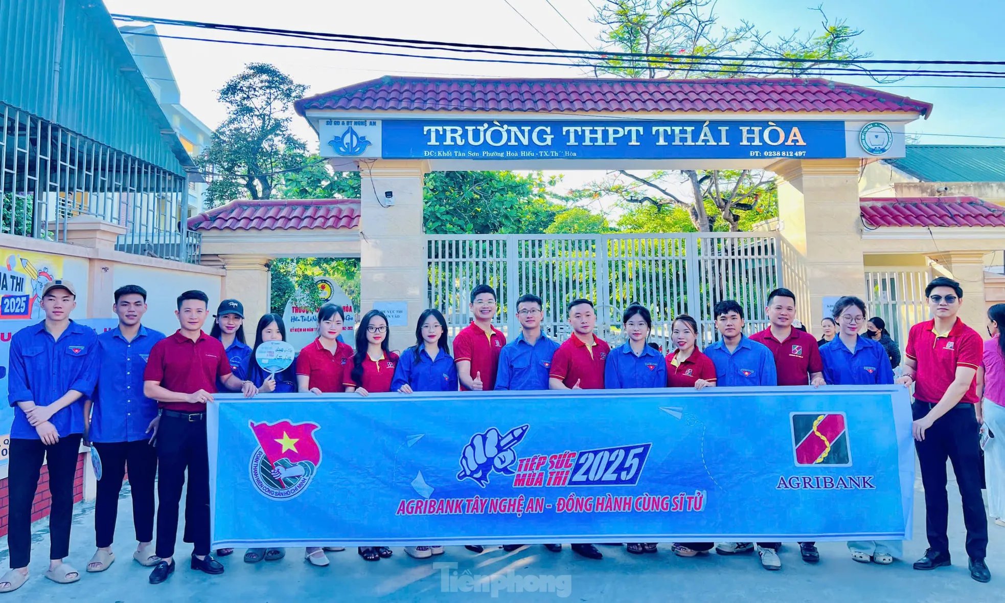 Sắc xanh tình nguyện đồng hành sĩ tử vượt vũ môn ảnh 2