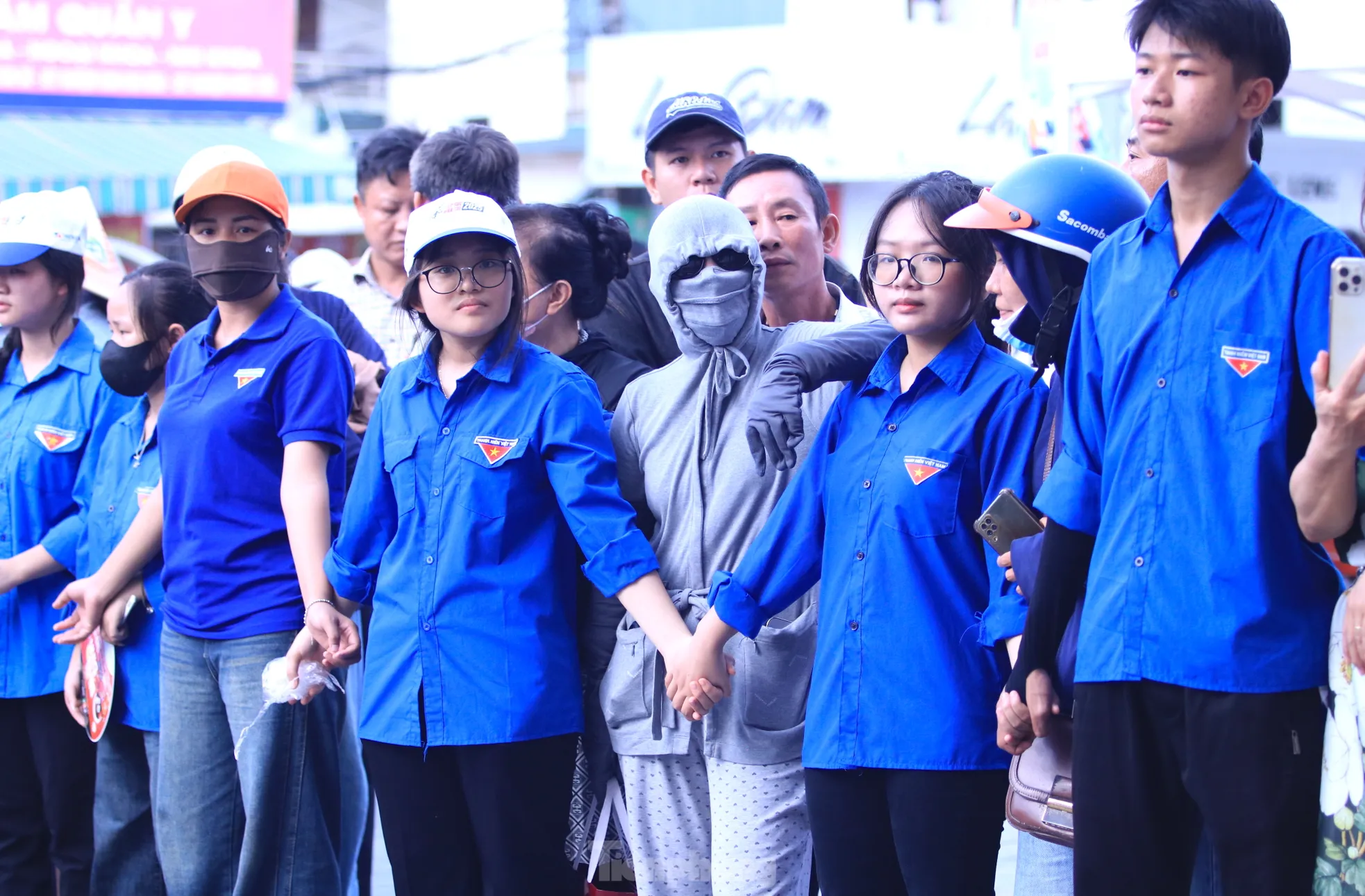 Bóng hồng tình nguyện tiếp sức mùa thi 2025 ảnh 4