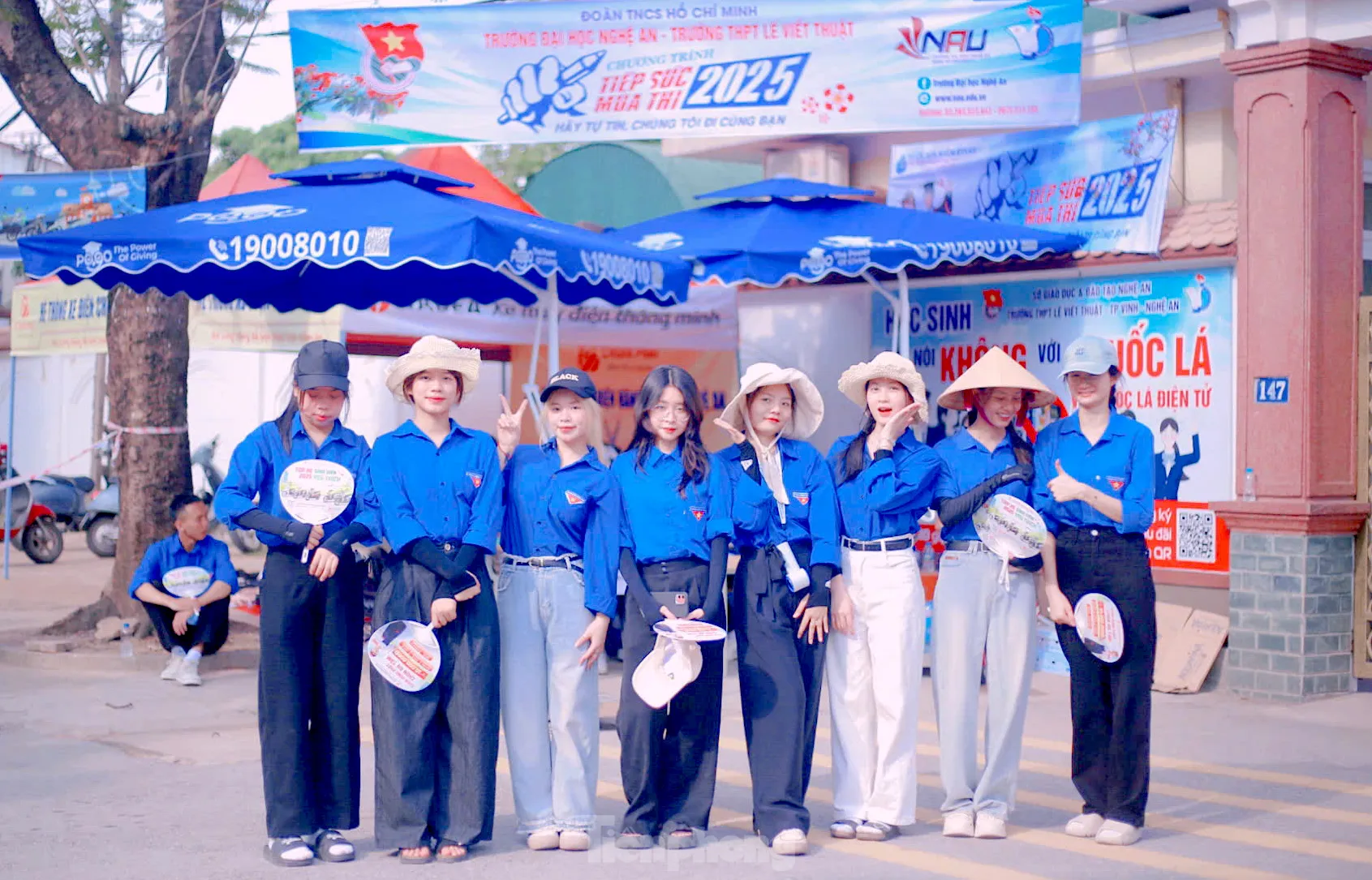 Bóng hồng tình nguyện tiếp sức mùa thi 2025 ảnh 11