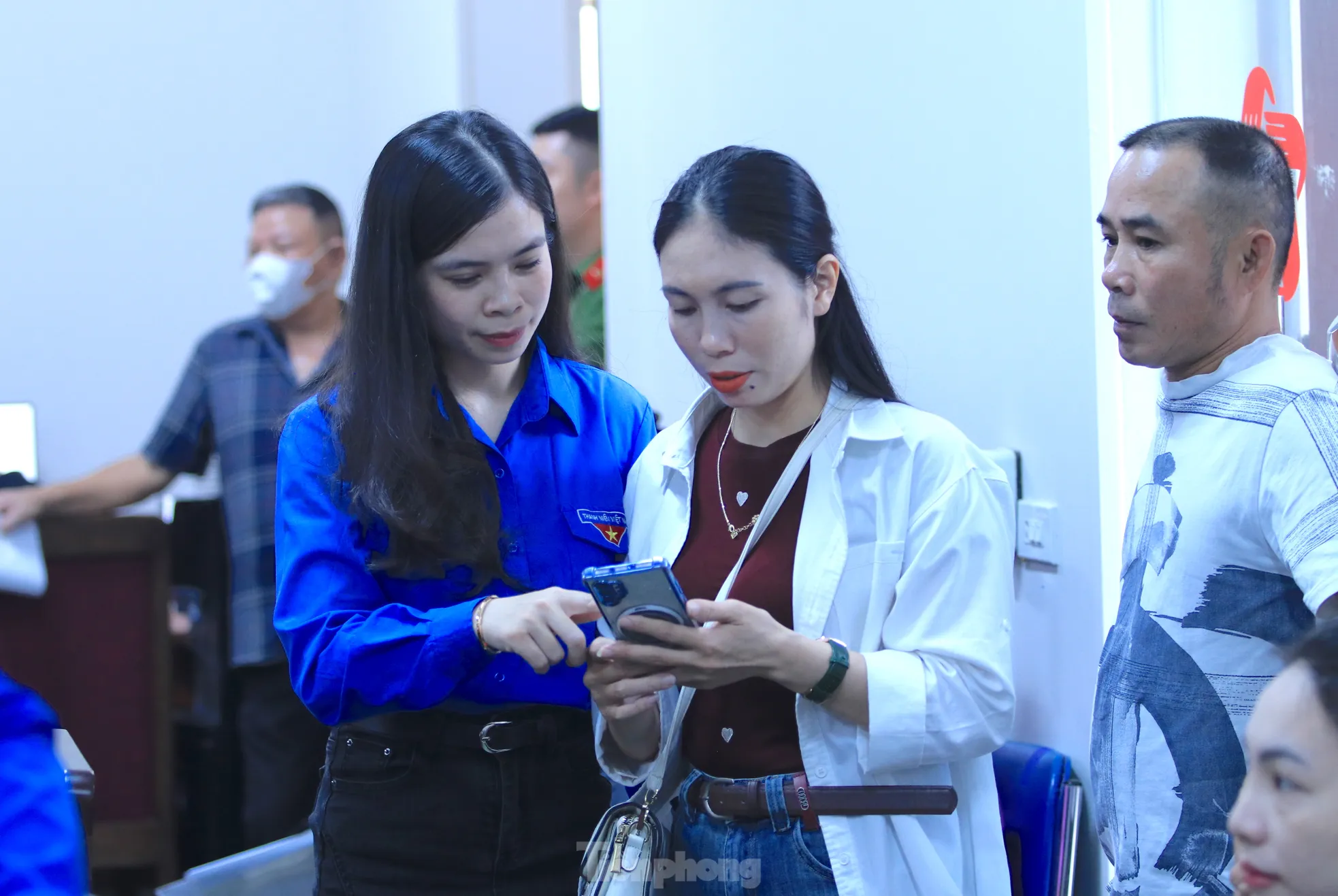 'Ai cũng vui vẻ vì thủ tục được giải quyết nhanh gọn' ảnh 10