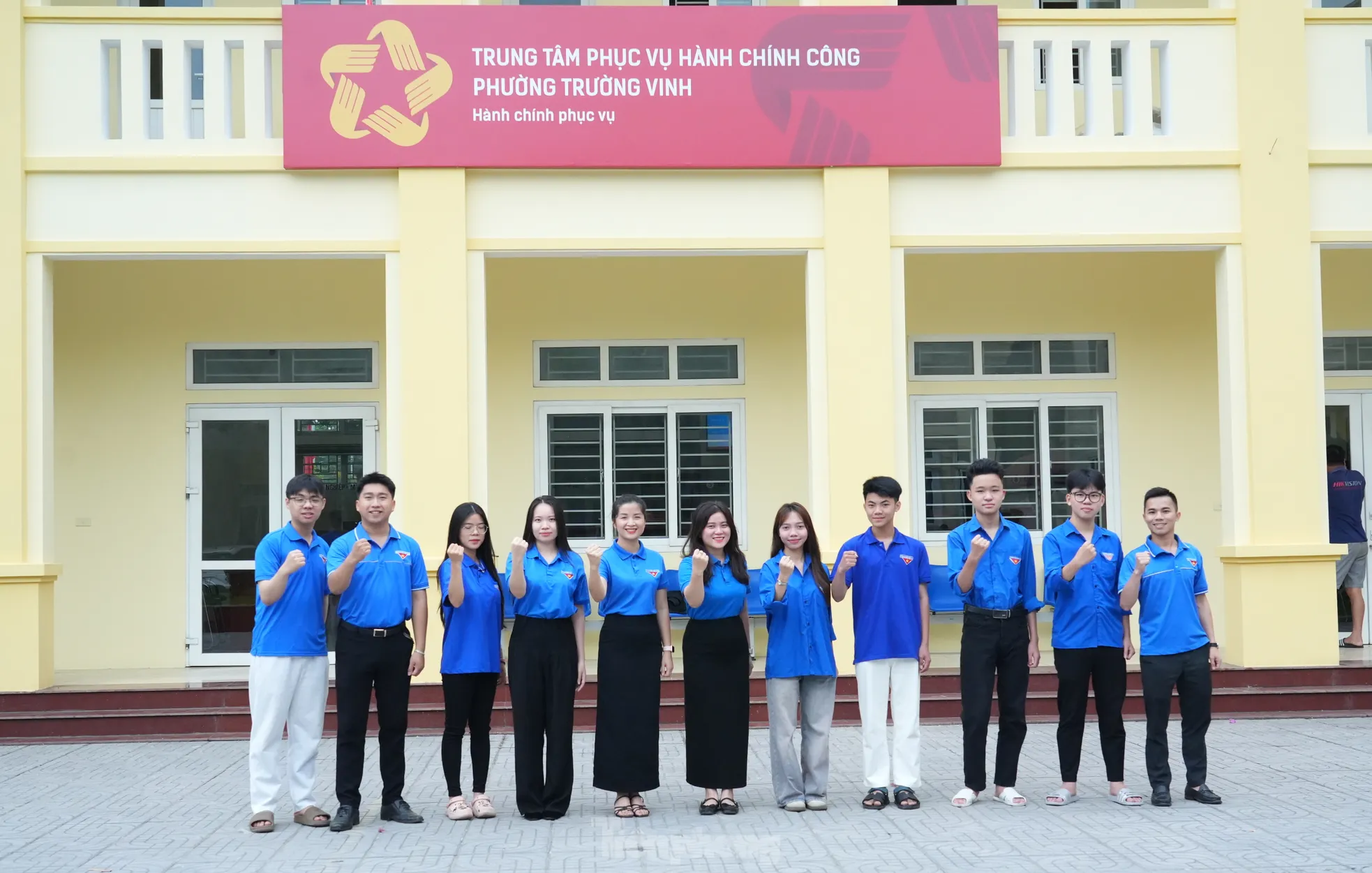 'Ai cũng vui vẻ vì thủ tục được giải quyết nhanh gọn' ảnh 1