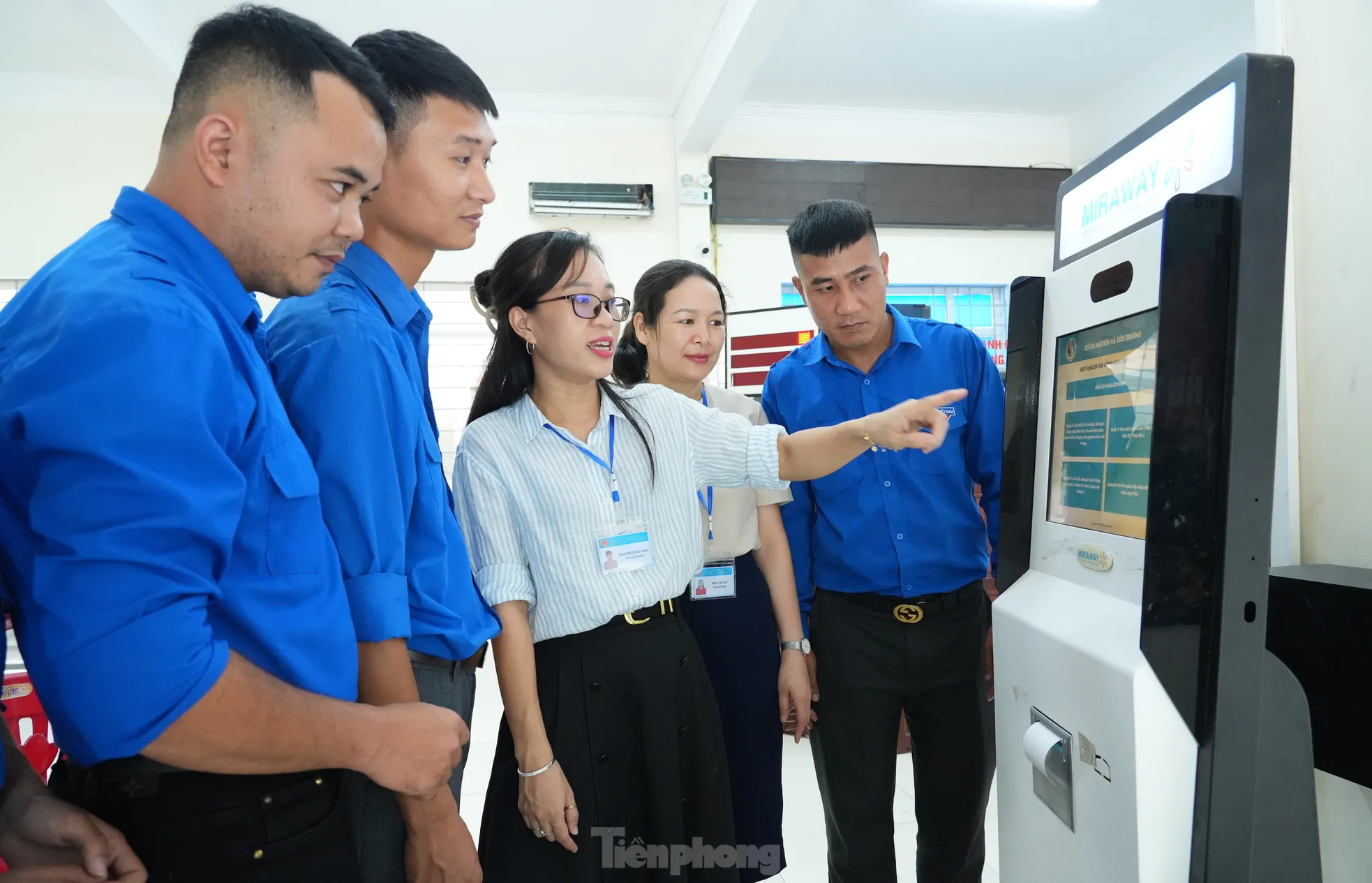 'Ai cũng vui vẻ vì thủ tục được giải quyết nhanh gọn' ảnh 16