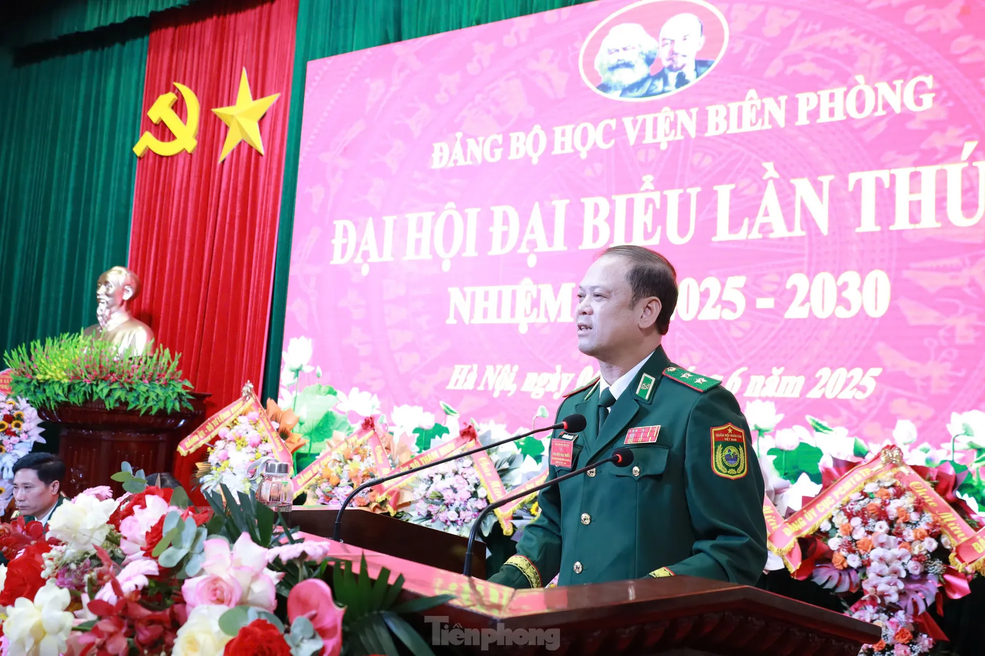 Đại tá Nguyễn Xuân Bách tiếp tục giữ chức Bí thư Đảng ủy Học viện Biên phòng ảnh 2